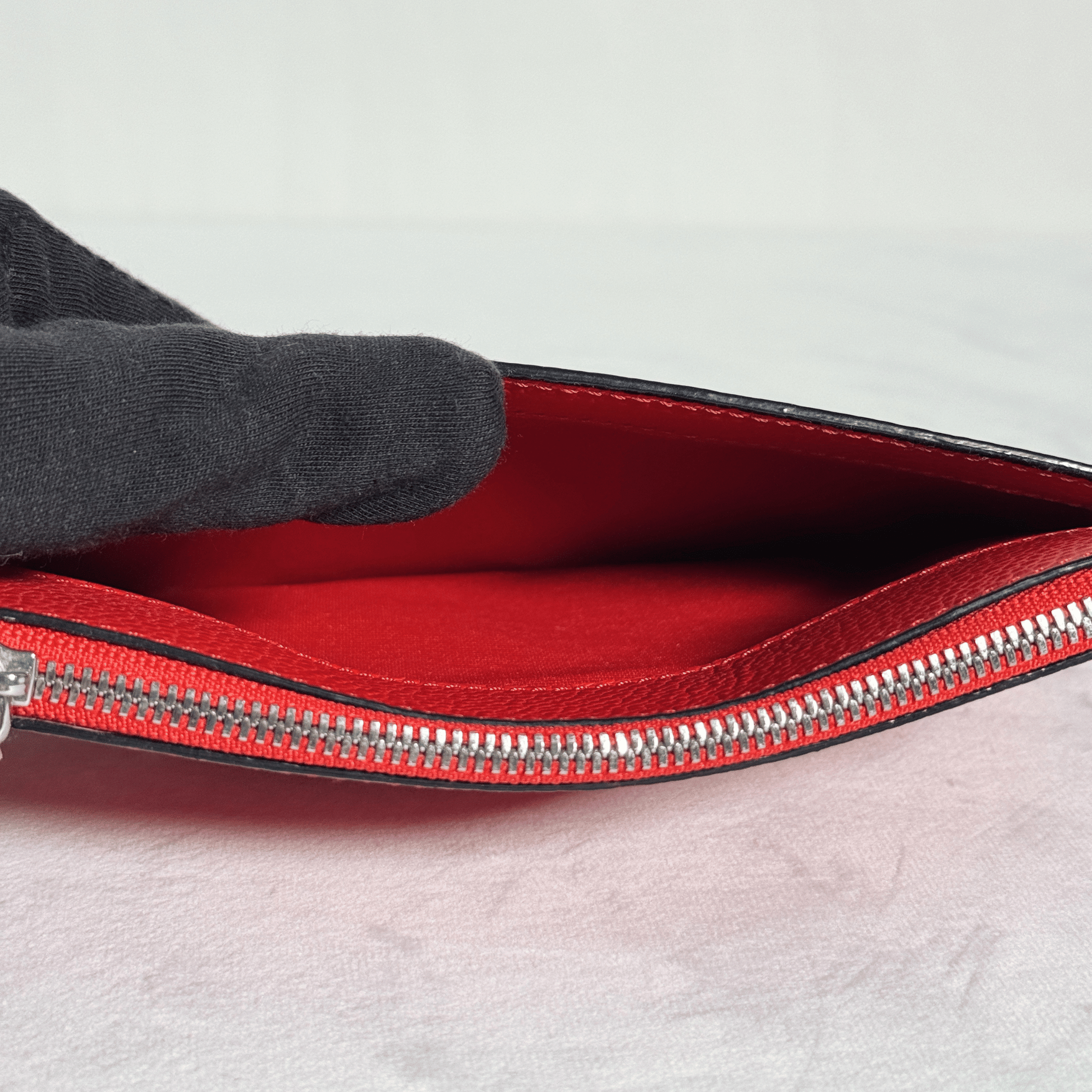POCHETTE ZIPPEE S AVEC DRAGONNE LANCEL - La Belle Boutique