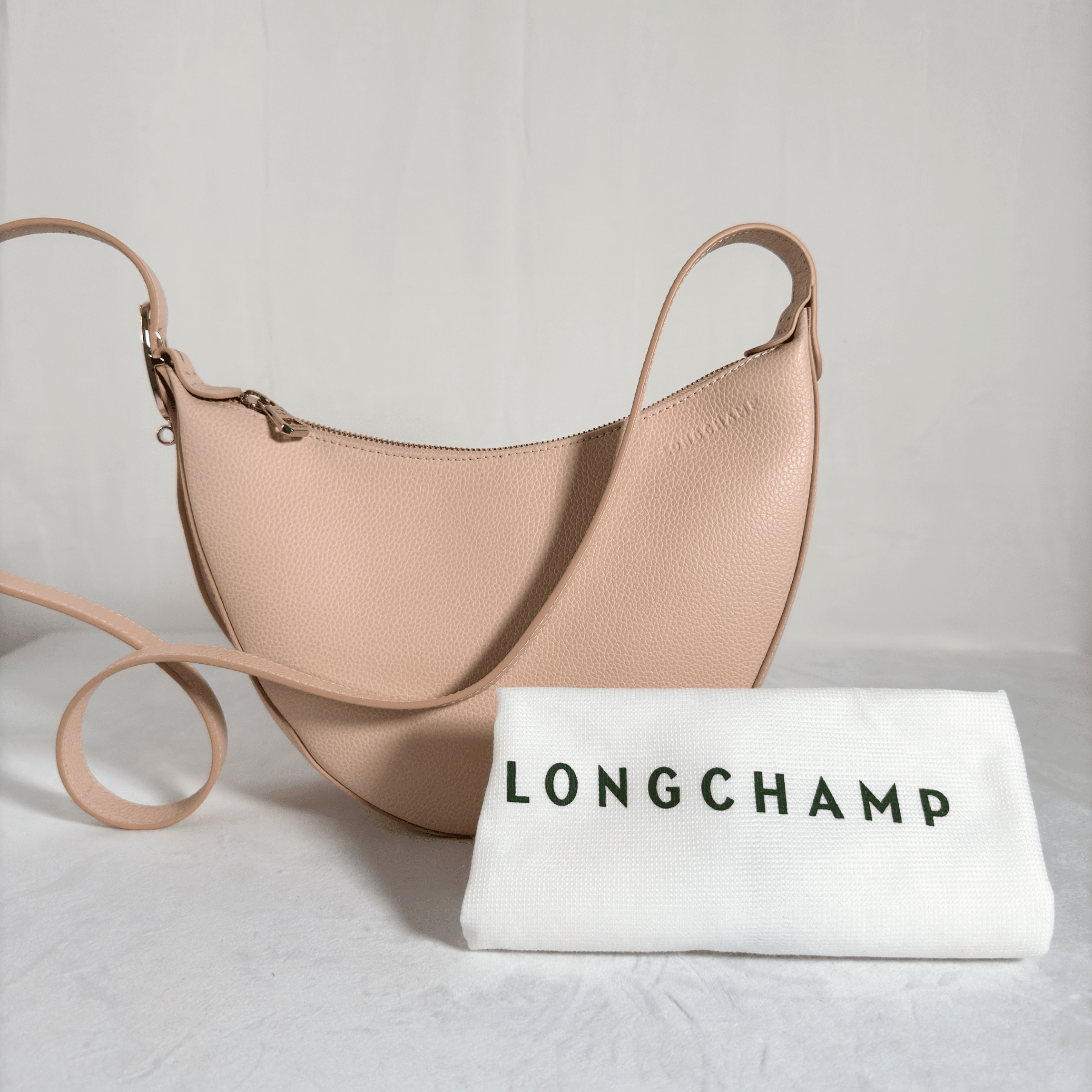SAC BANDOULIERE LONGCHAMP LE FOULONNE - DEMI LUNE S - NUDE/GREGE - La Belle Boutique