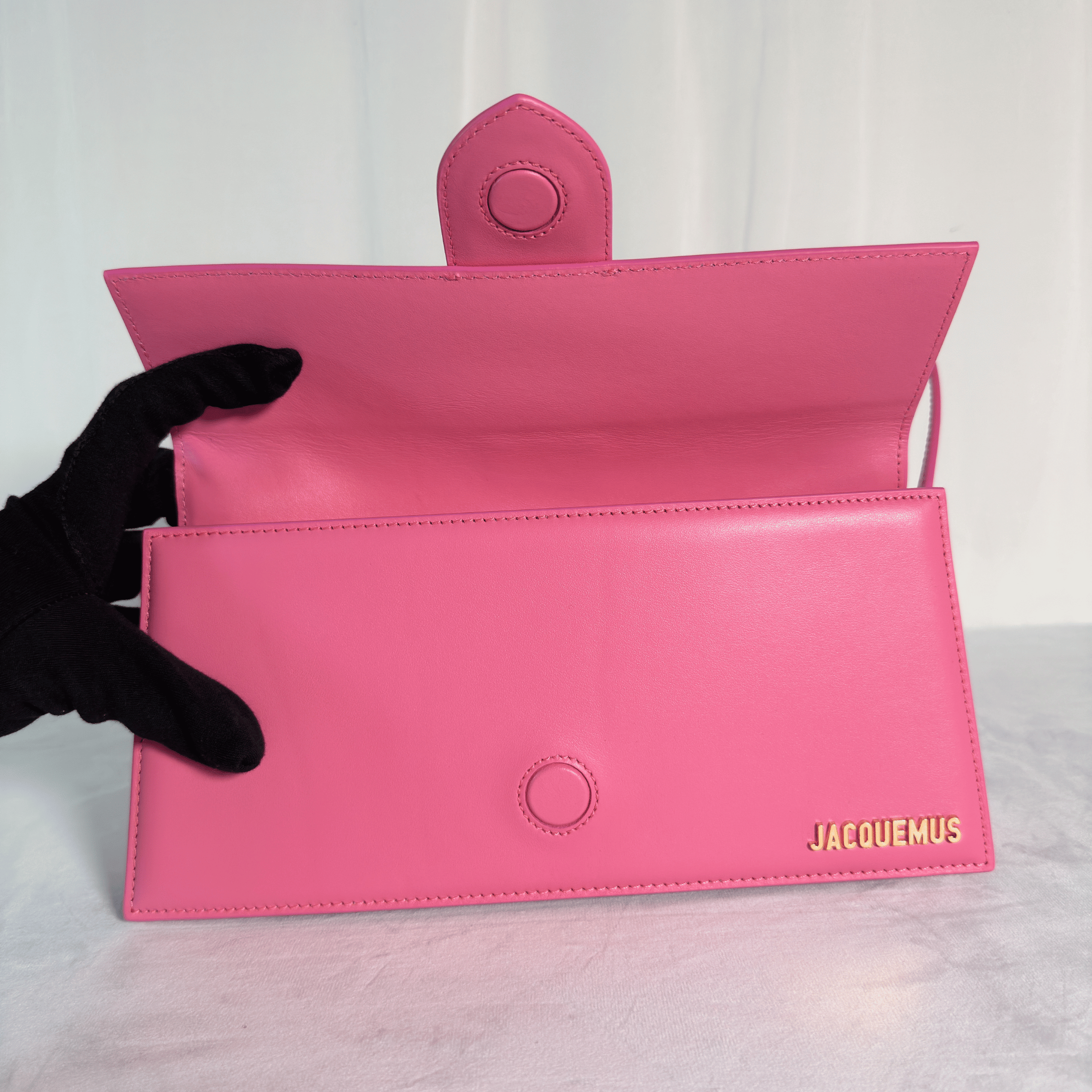 JACQUEMUS - SAC LE BAMBINO LONG - CUIR LISSE ROSE FUCHSIA