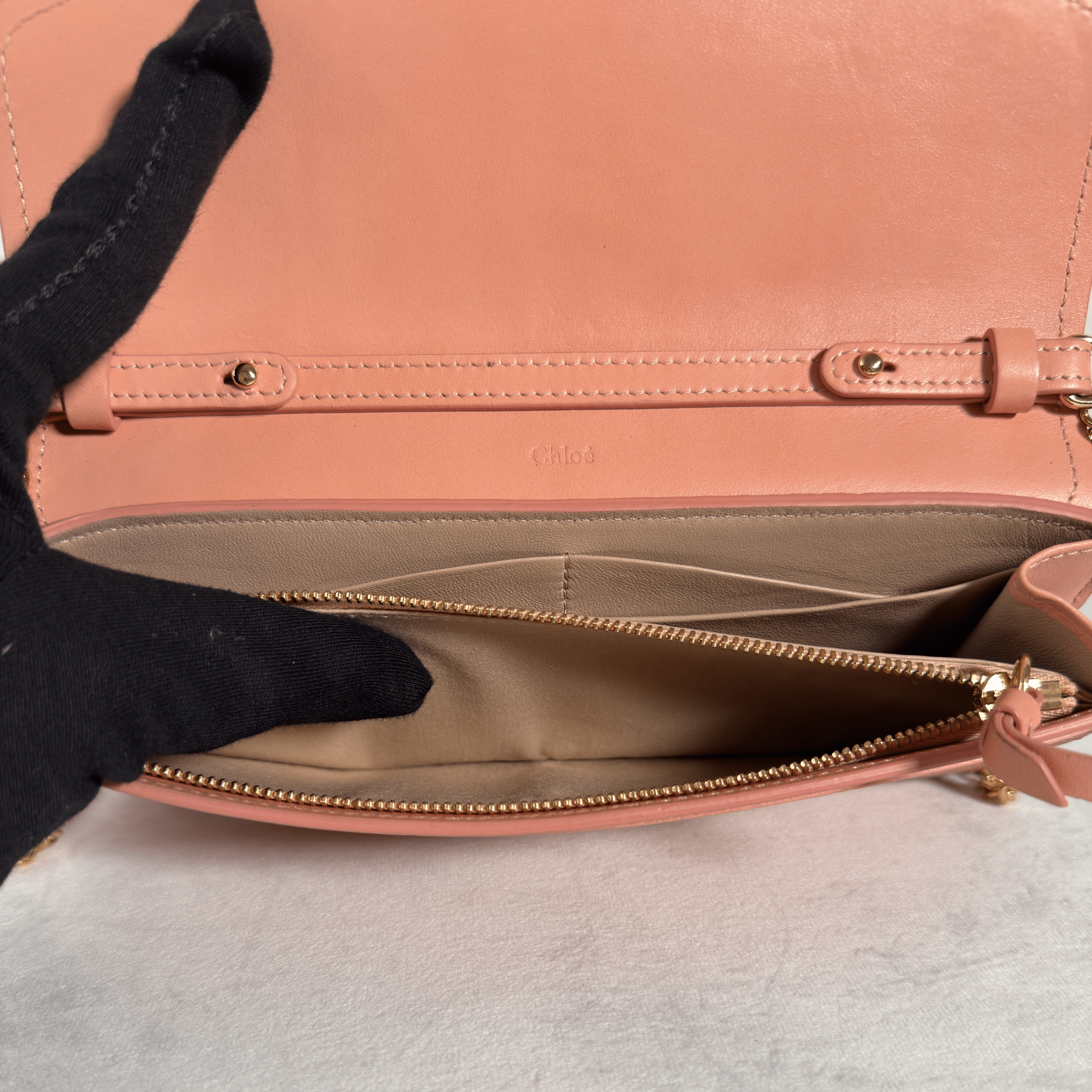POCHETTE WALLET ON CHAIN CHLOE ABY - CUIR GRAINE VIEUX ROSE - La Belle Boutique
