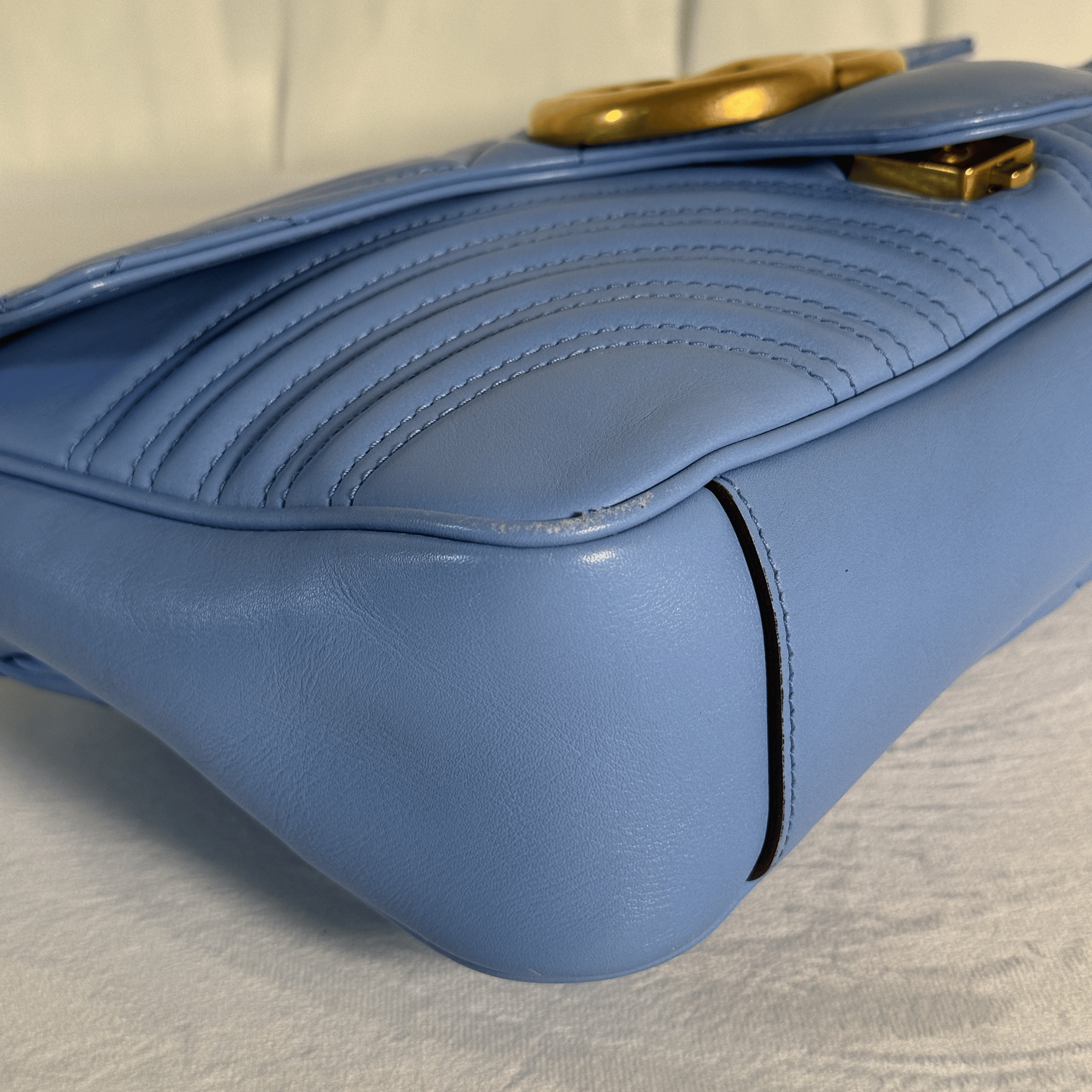 GUCCI - SAC GG MARMONT LARGE - CUIR MATELASSE BLEU PERVENCHE