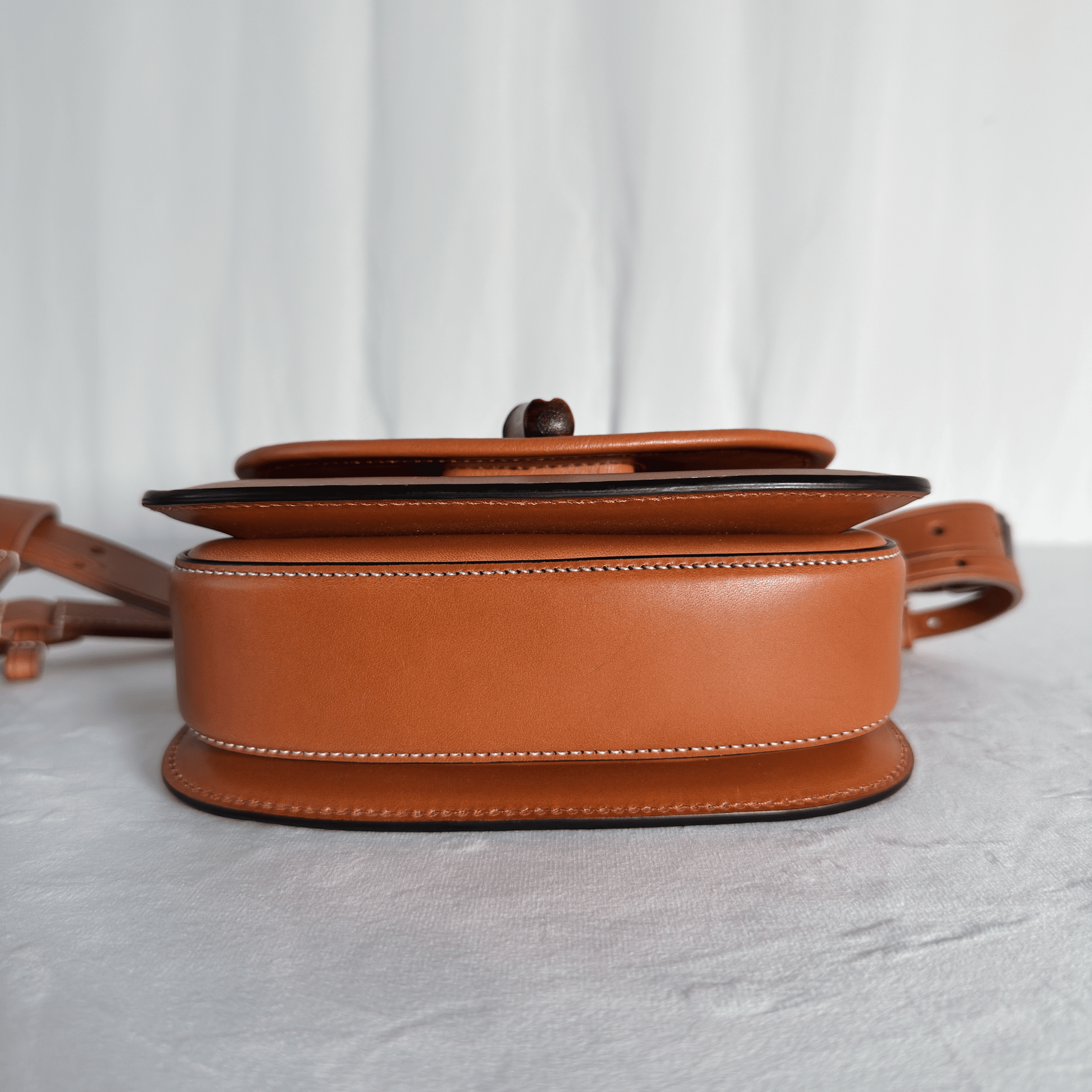 GUCCI - SAC CEINTURE BAMBOO 1947 - CUIR LISSE COGNAC - QUINCAILLERIE GUN-METAL - La Belle Boutique