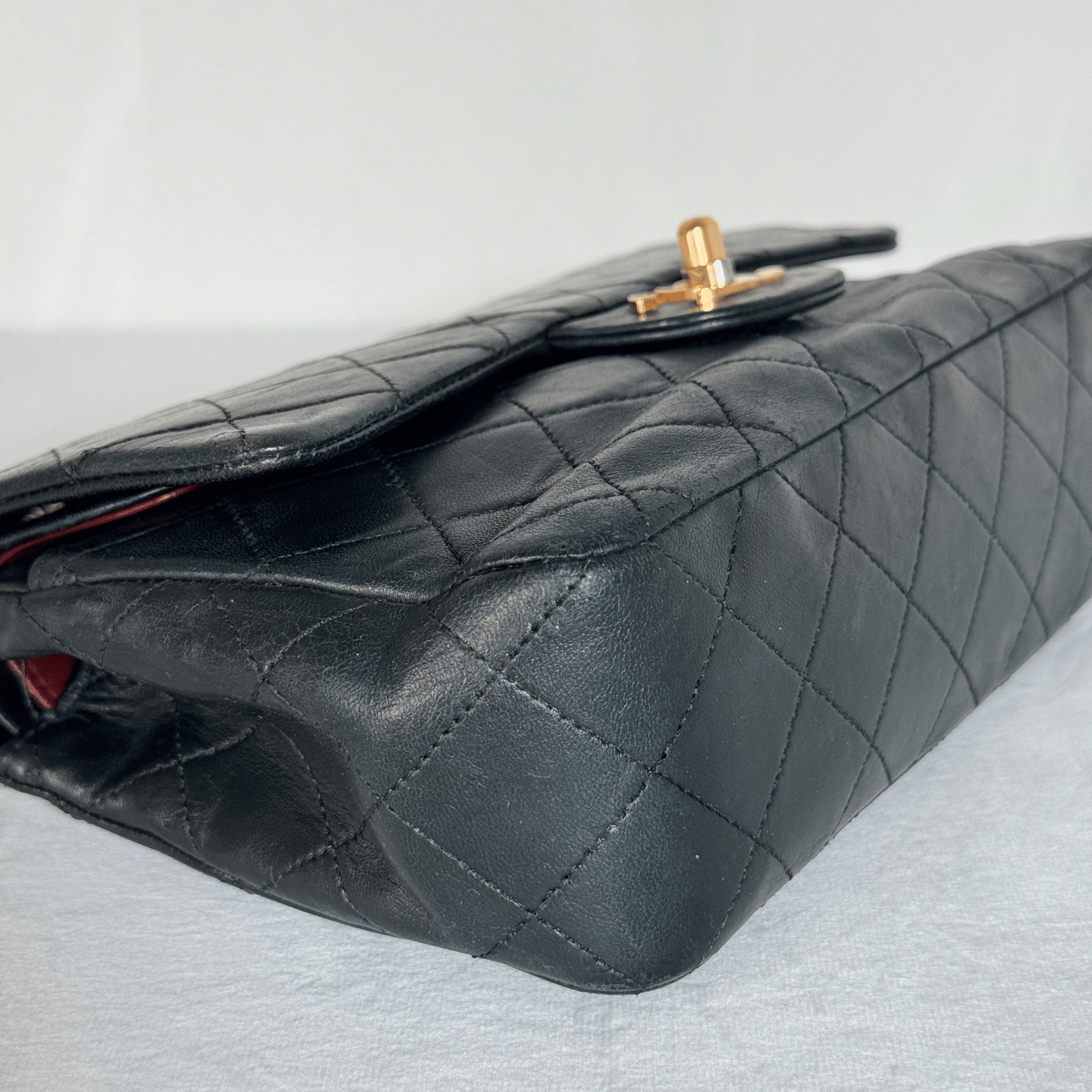 CHANEL - CLASSIQUE TIMELESS SMALL 23 - CUIR AGNEAU NOIR - QUINCAILLERIE DORÉE