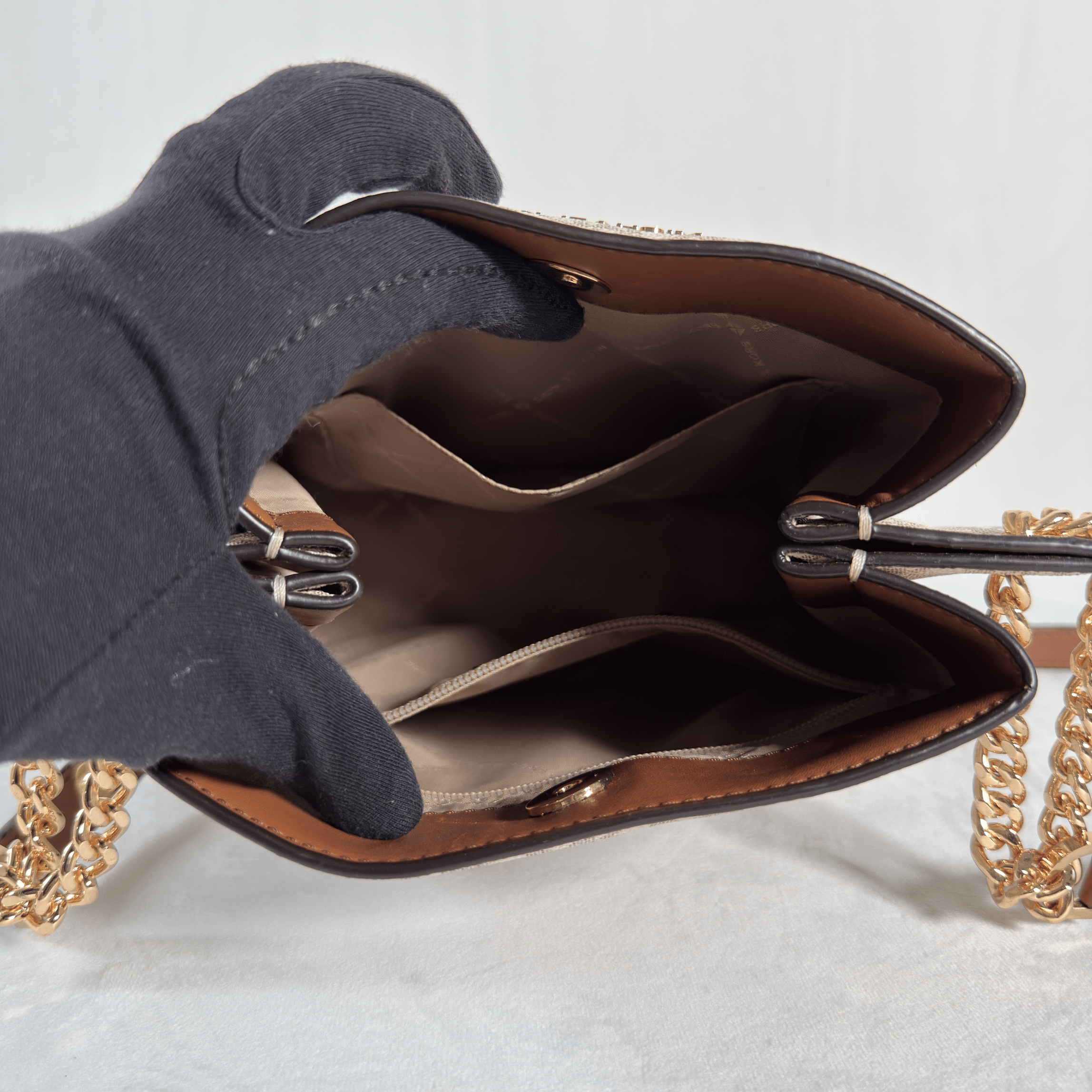 SAC BANDOULIERE MICHAEL JORS TEAGEN S - TOILE SIGNATURE MK BLANC/MARRON - La Belle Boutique