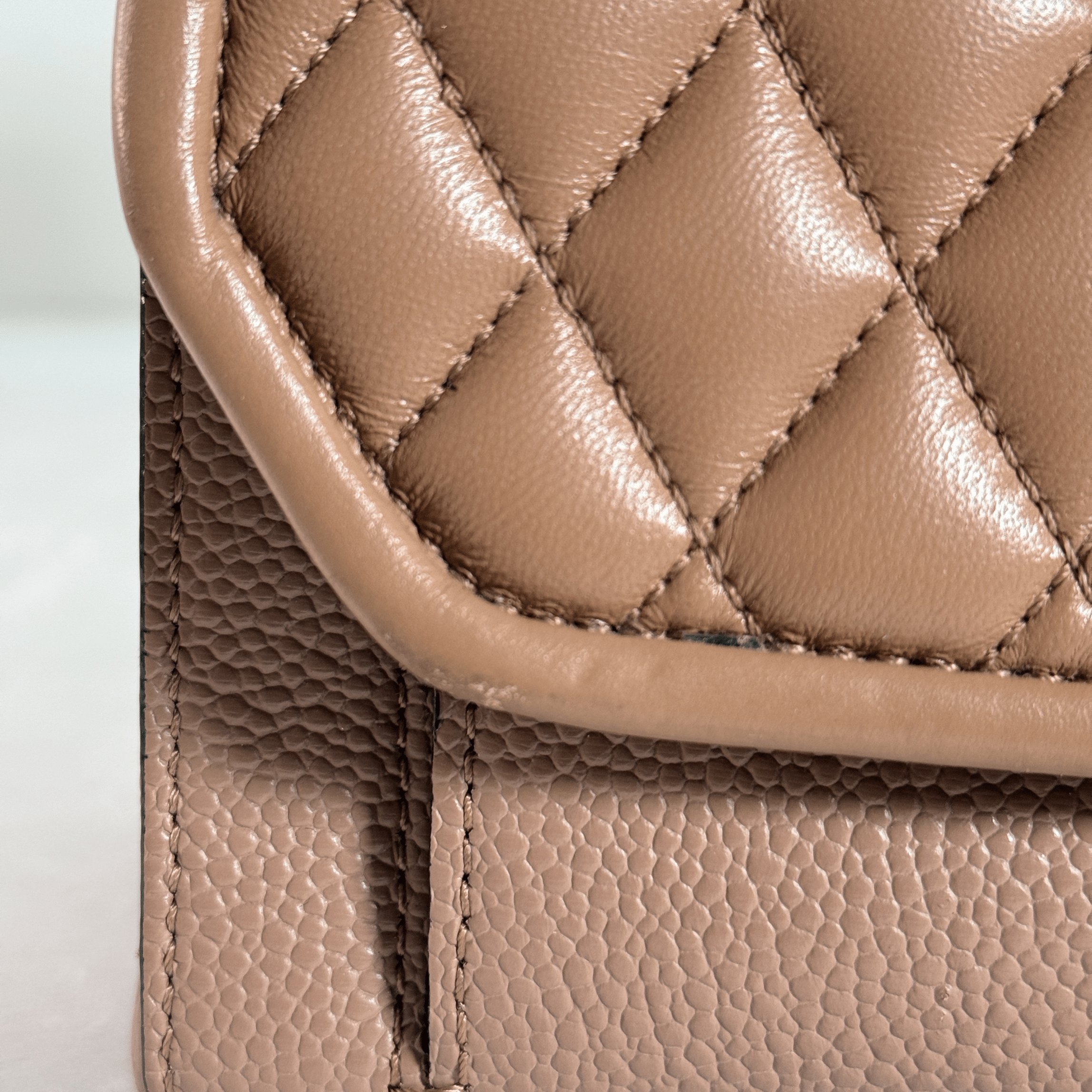 SAC BANDOULIERE LANCEL NINON S - FLAP BAG MATELASSE CAMEL - La Belle Boutique