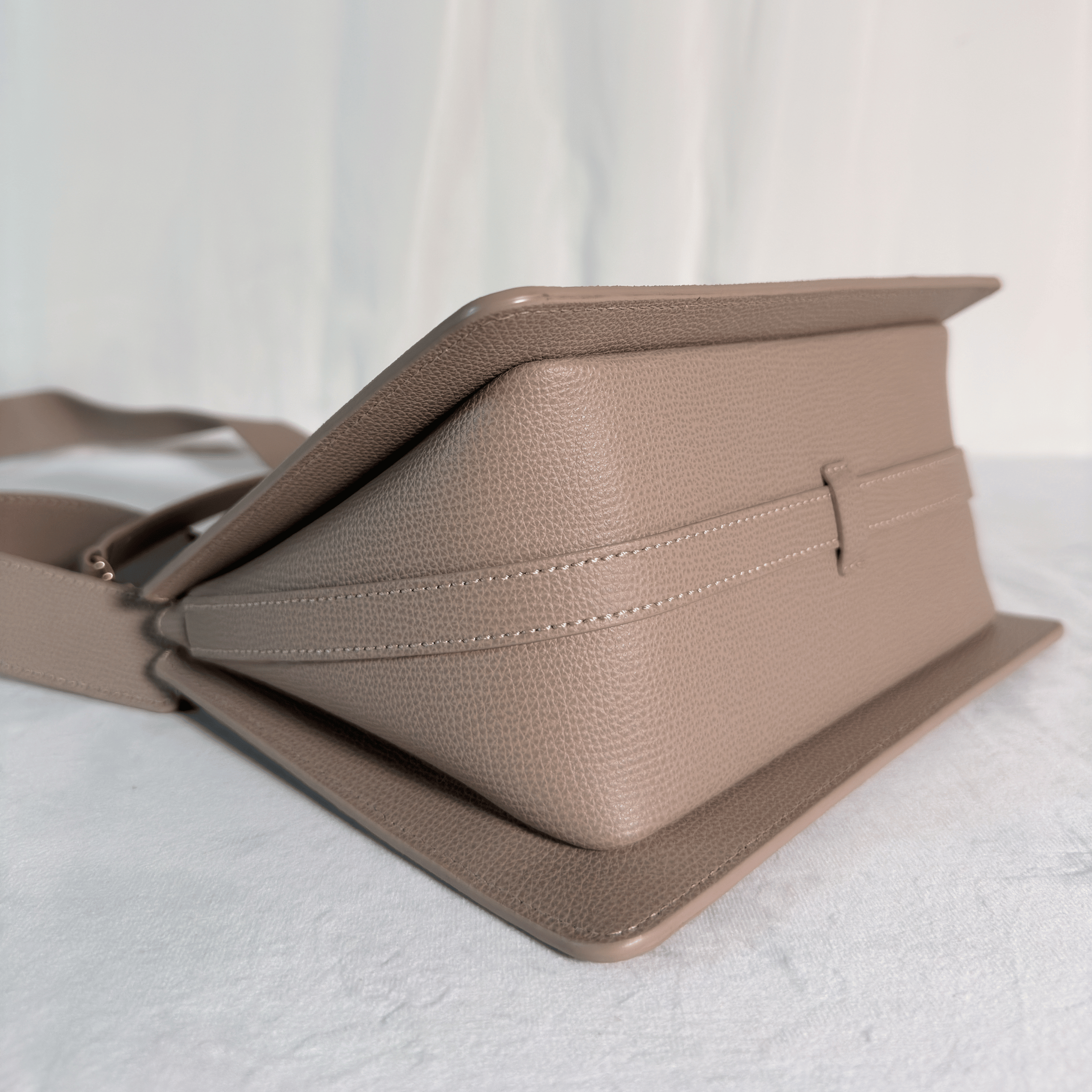 POLENE - SAC NUMERO SEPT - CUIR GRAINE TAUPE