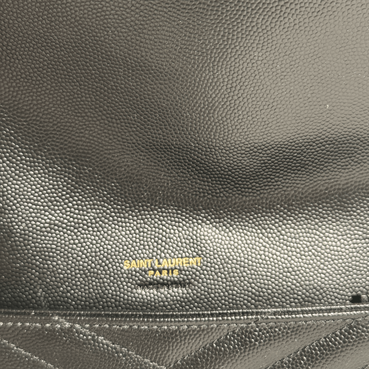 SAINT LAURENT - POCHETTE CASSANDRE MATELASSÉ - CUIR GRAIN DE POUDRE NOIR - La Belle Boutique
