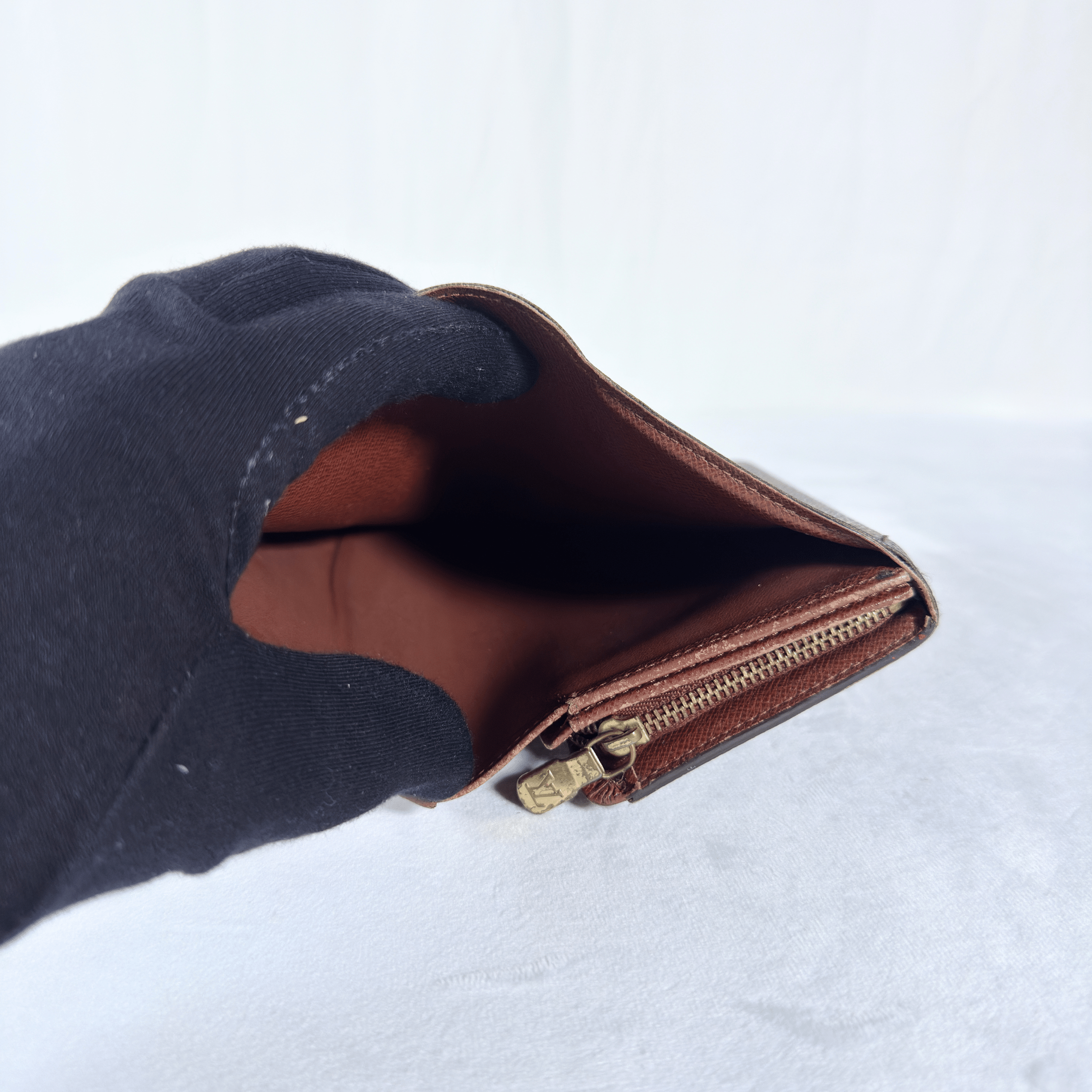 PORTEFEUILLE COMPACT ZIPPE TRESOR LOUIS VUITTON - TOILE MONOGRAMME VINTAGE - La Belle Boutique