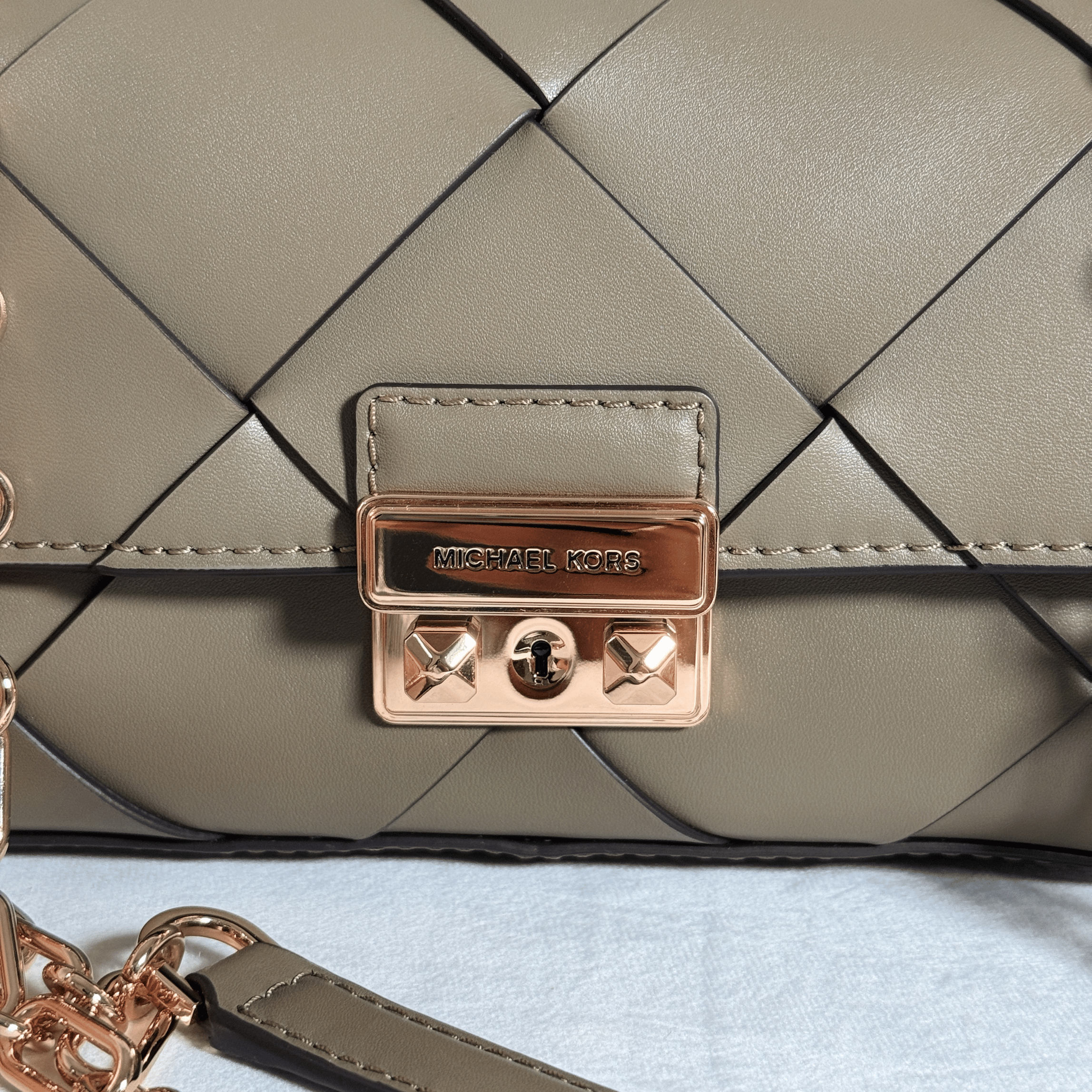 SAC PORTE EPAULE MICHAEL KORS TRIBECA - CUIR TRESSE VERT KAKI