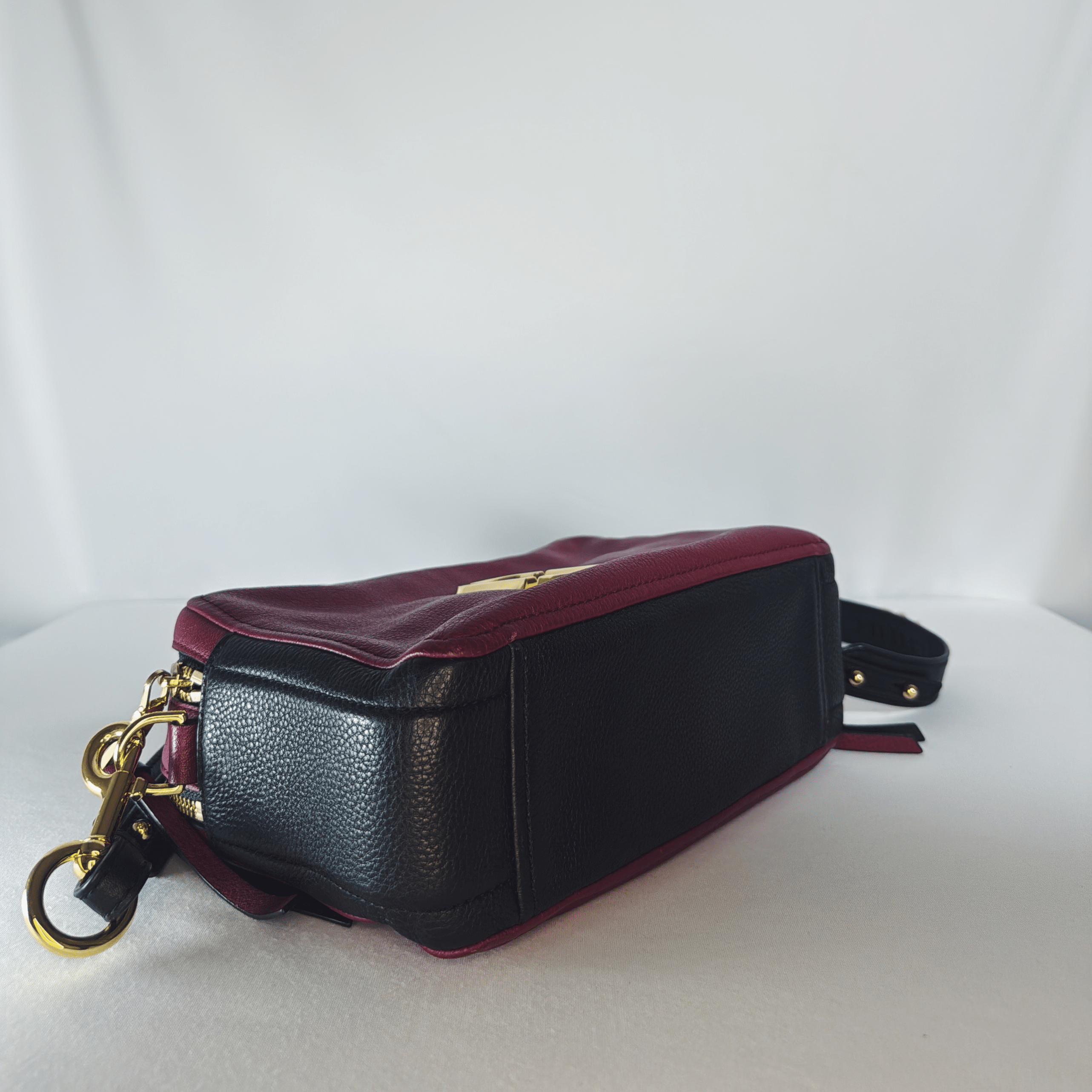 Marc Jacobs The Softshot 27 Crossbody Bag bordeaux - La Belle Boutique
