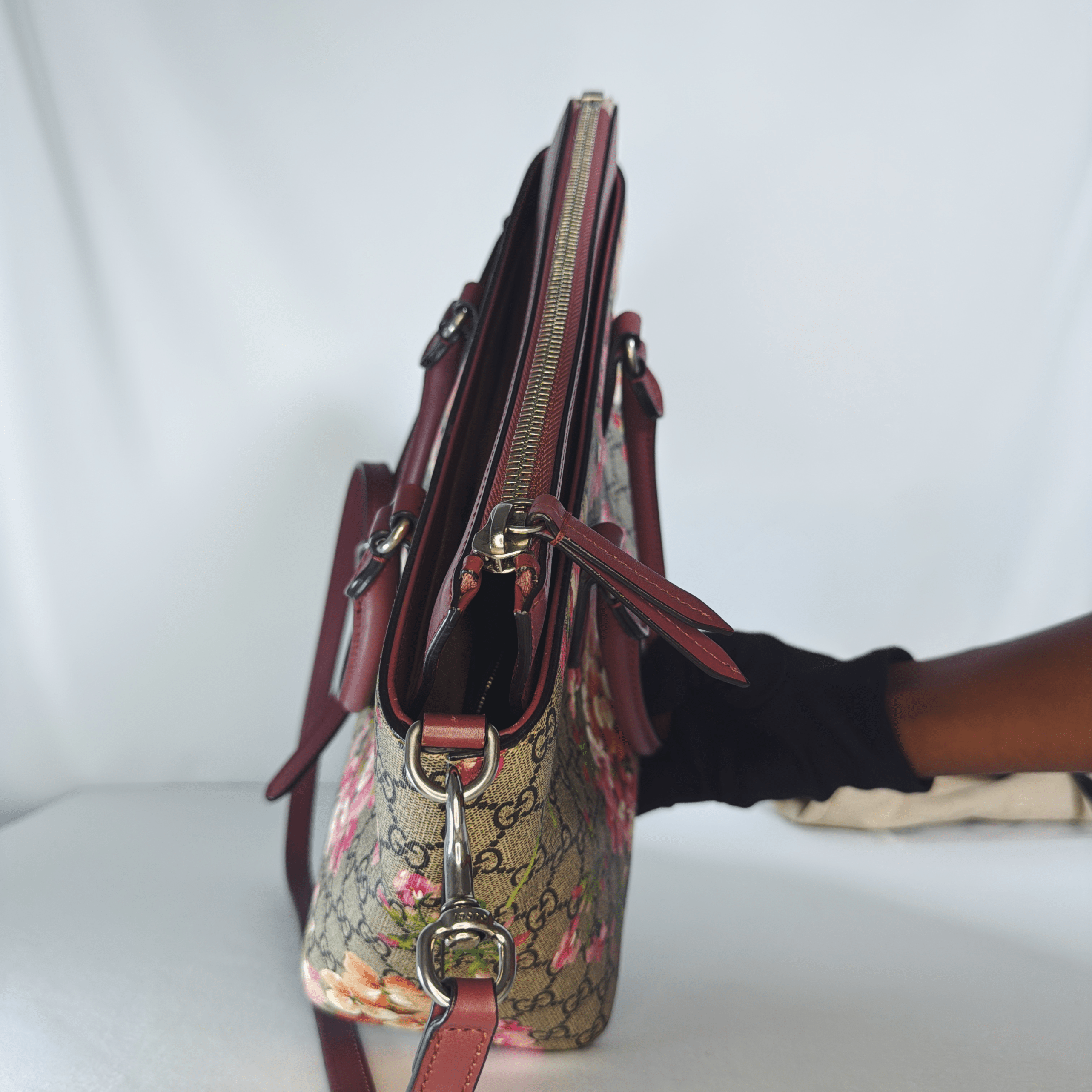 Gucci Blooms GG Canvas Tote Medium - La Belle Boutique