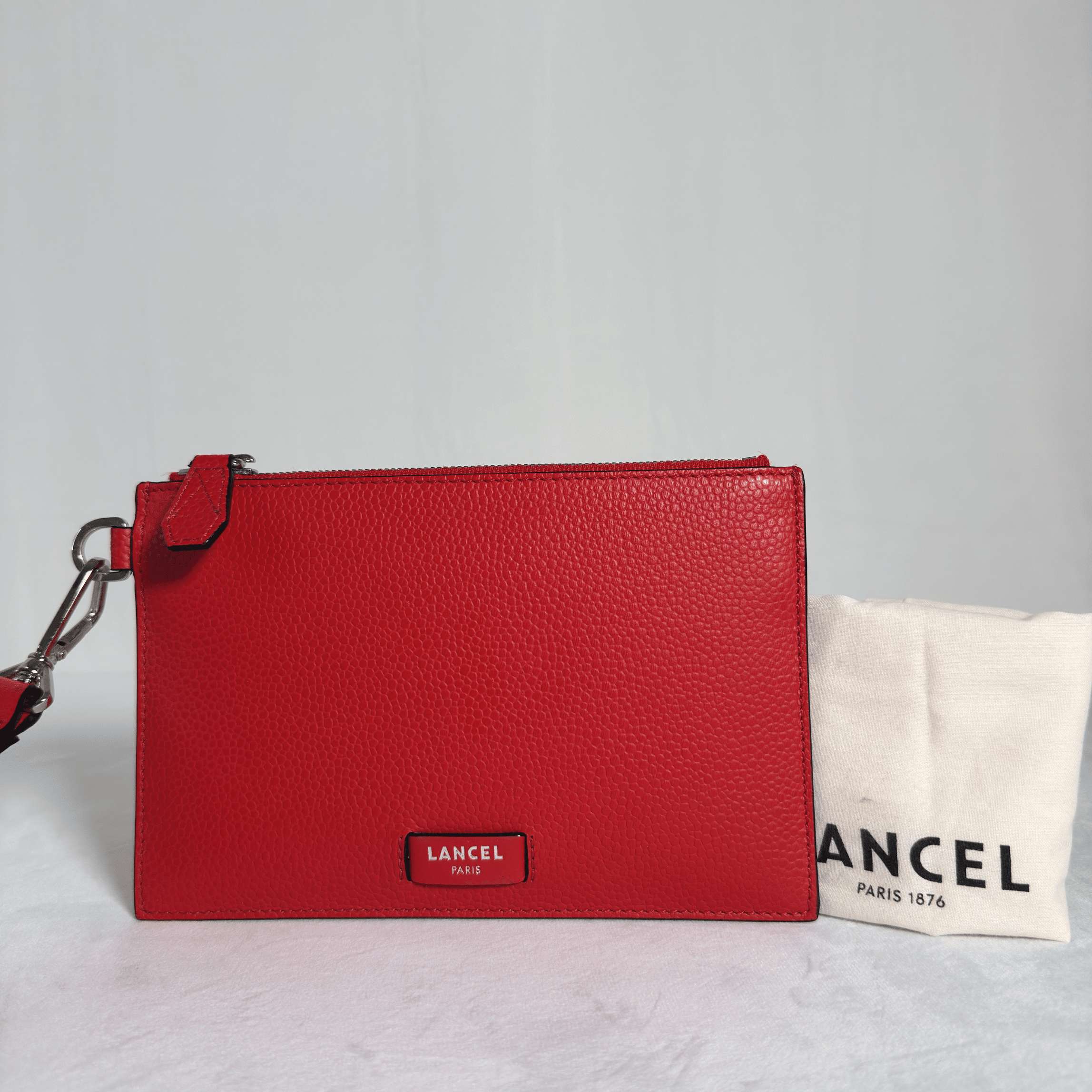 POCHETTE ZIPPEE S AVEC DRAGONNE LANCEL - La Belle Boutique