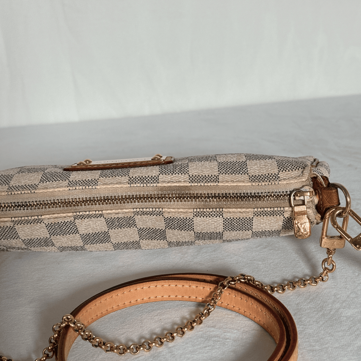 LOUIS VUITTON - POCHETTE EVA - TOILE DAMIER AZUR