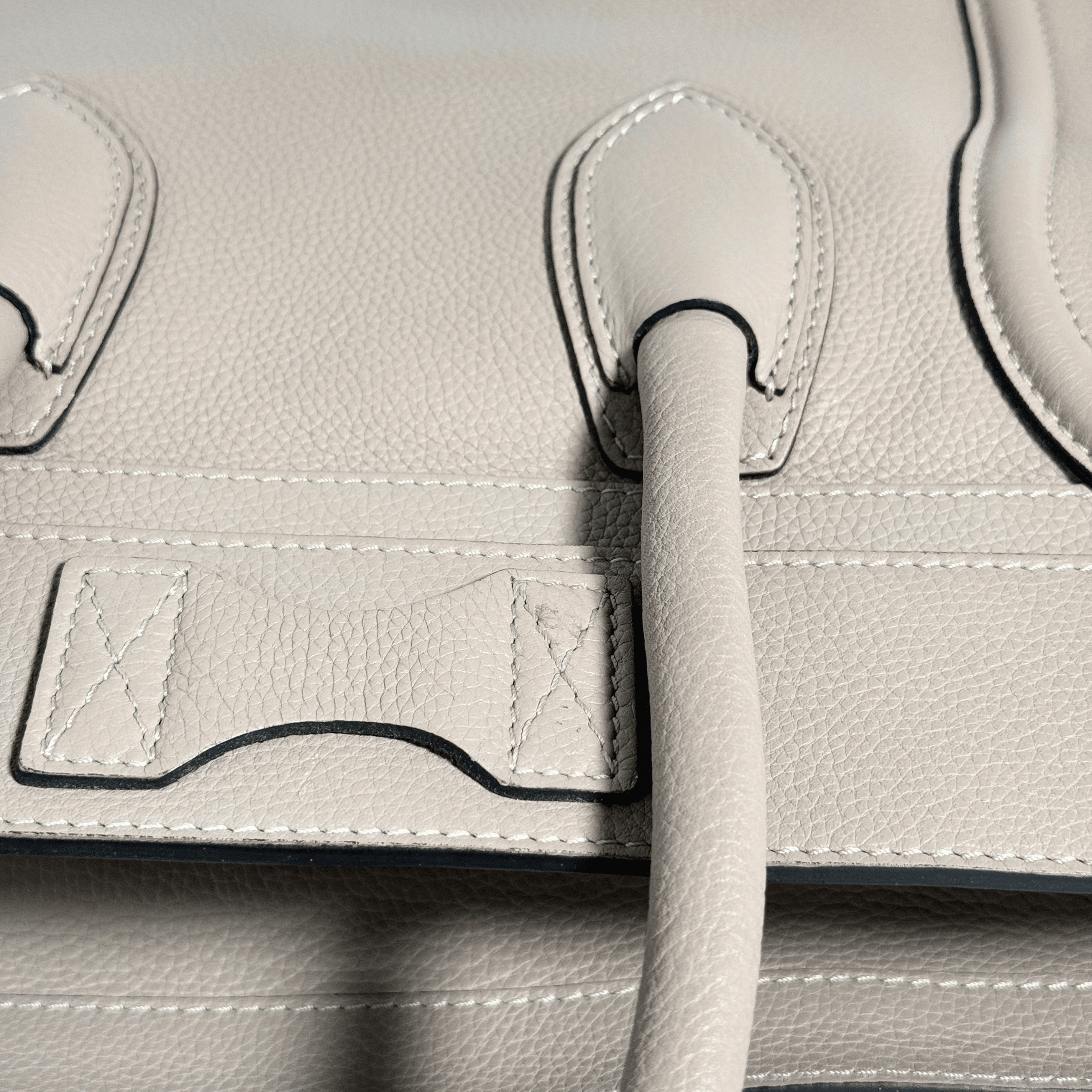 SAC A MAIN CELINE LUGGAGE MINI - CUIR GRAINE TAUPE - La Belle Boutique