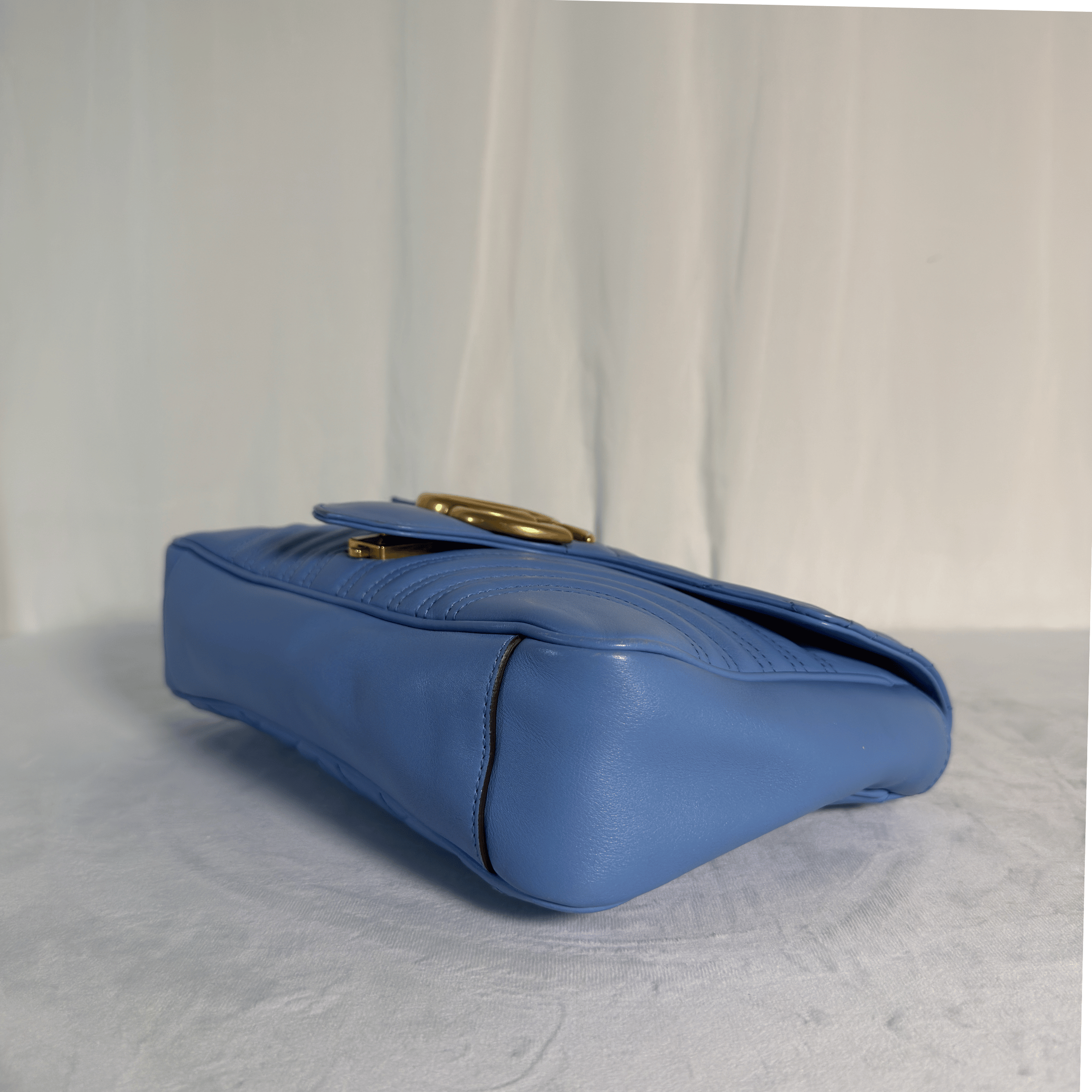 GUCCI - SAC GG MARMONT LARGE - CUIR MATELASSE BLEU PERVENCHE