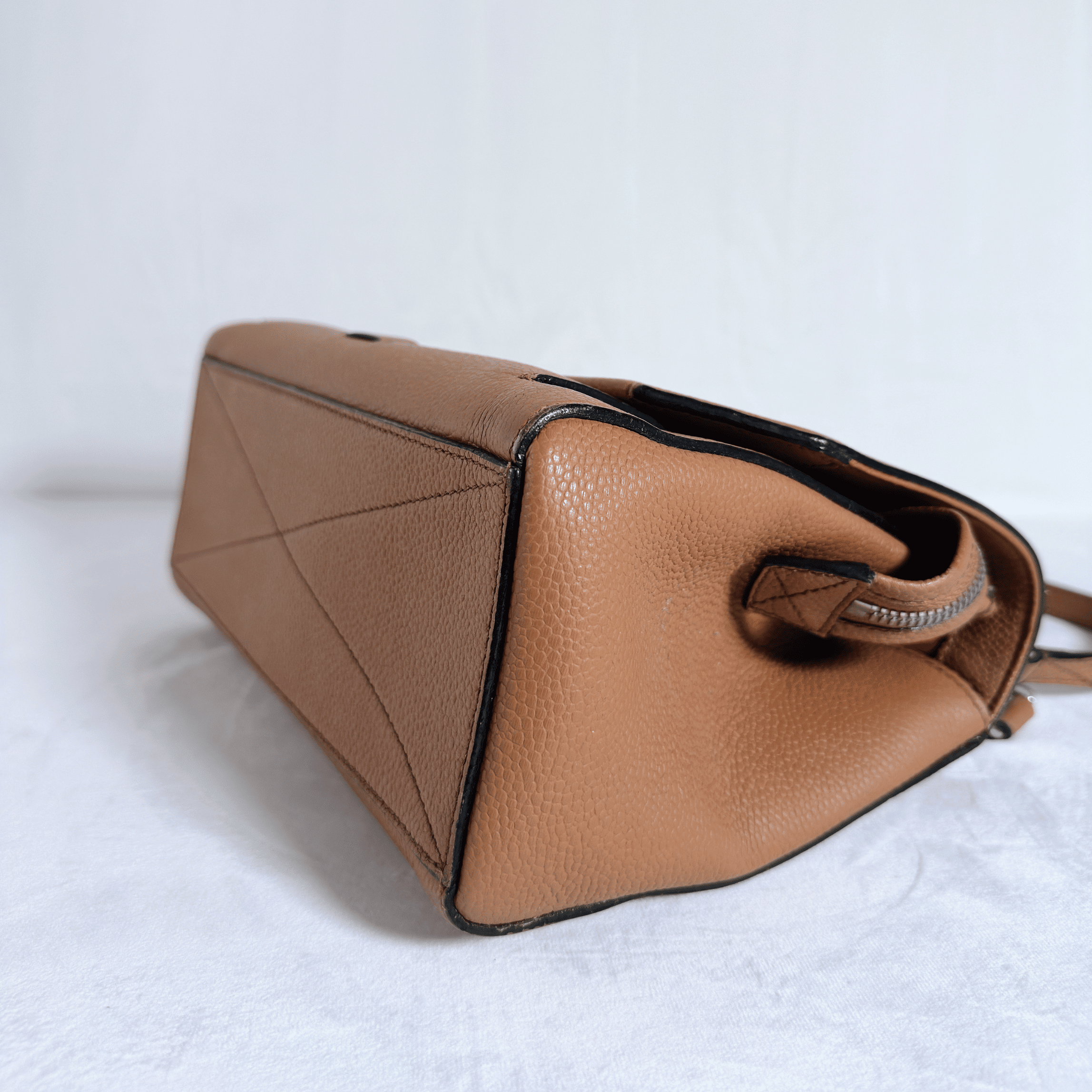 SAC LANCEL NINON - TAILLE M - CUIR GRAINE CAMEL - La Belle Boutique