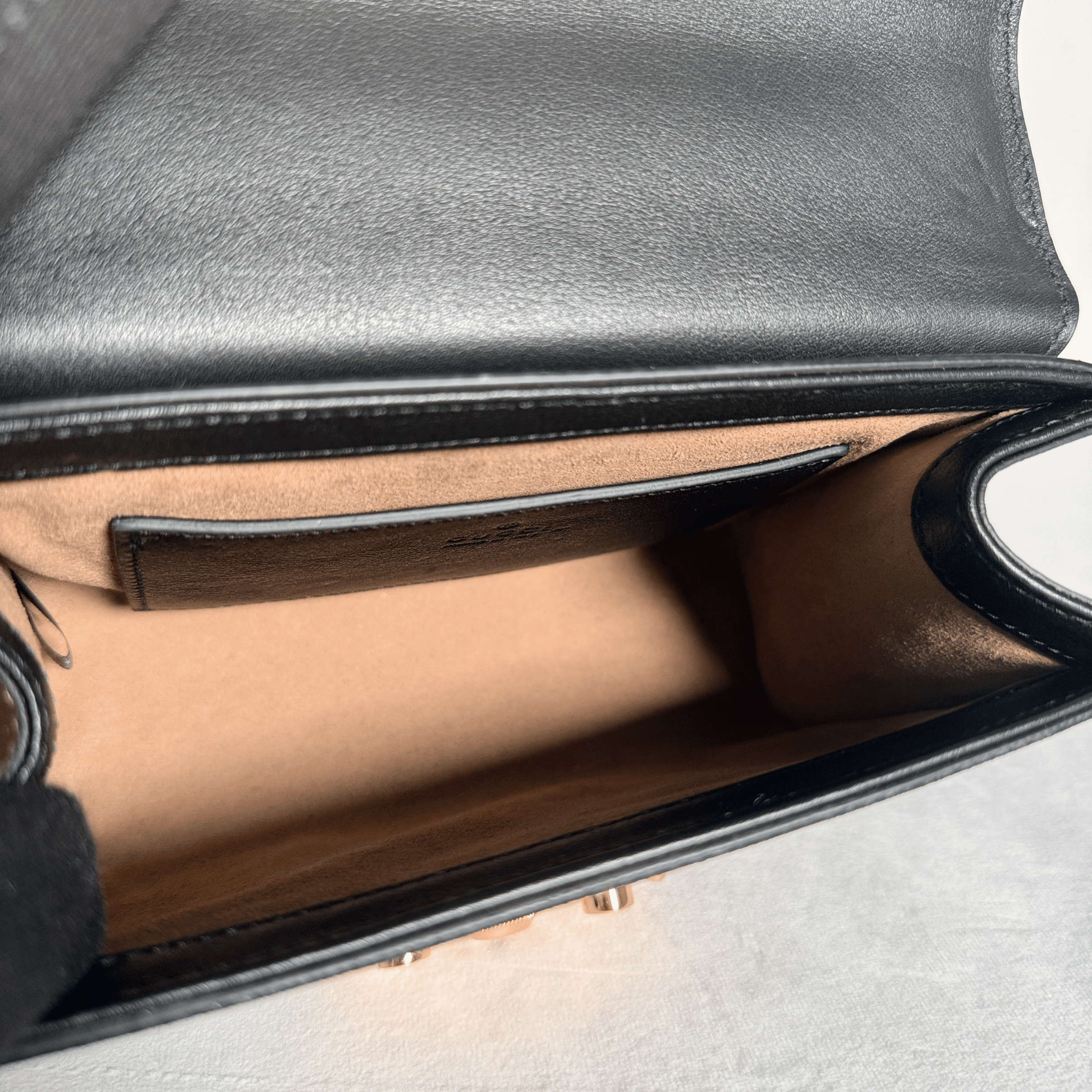 SAC GUCCI PADLOCK SMALL EN TOILE GG SUPREME ET CUIR LISSE NOIR - La Belle Boutique