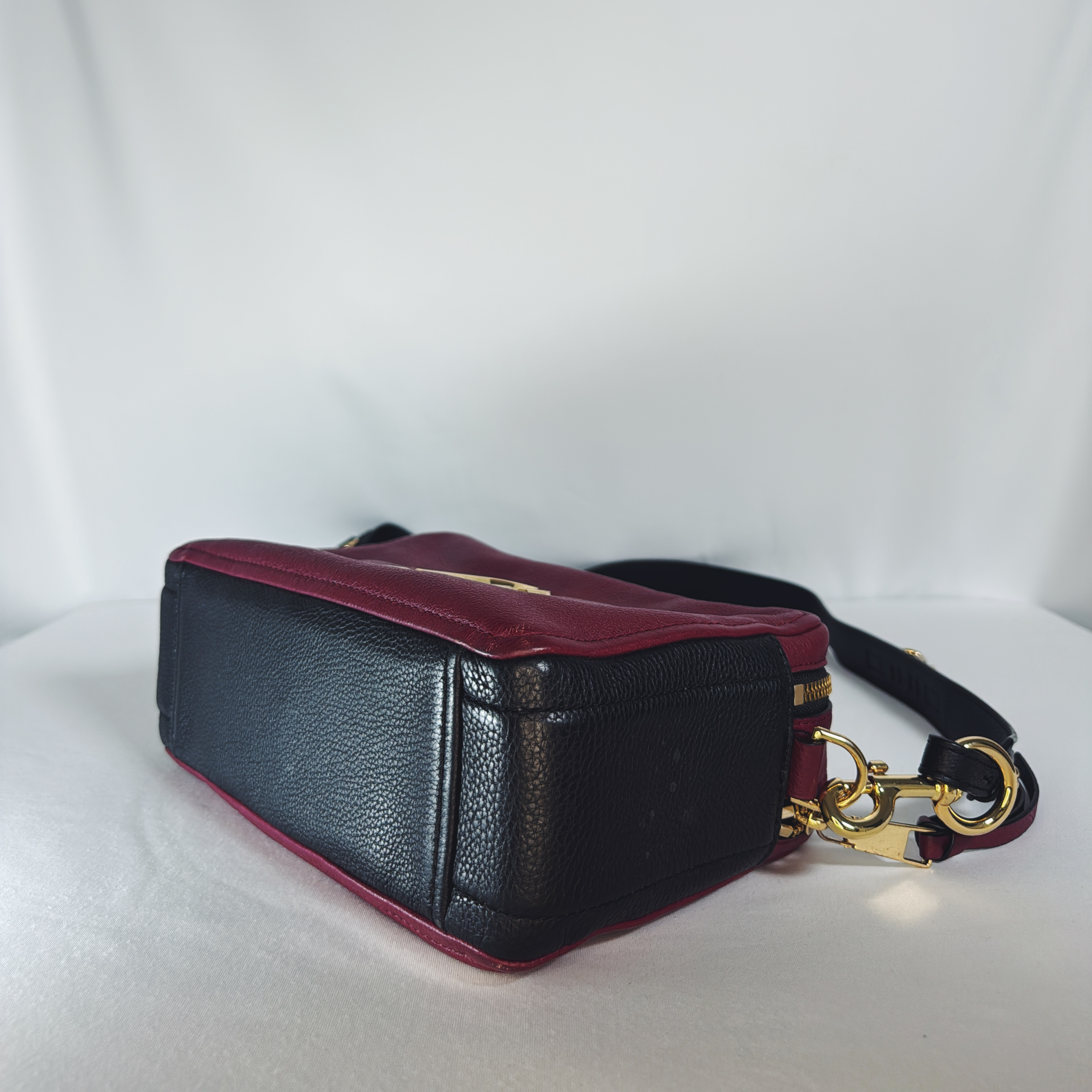 Marc Jacobs The Softshot 27 Crossbody Bag bordeaux