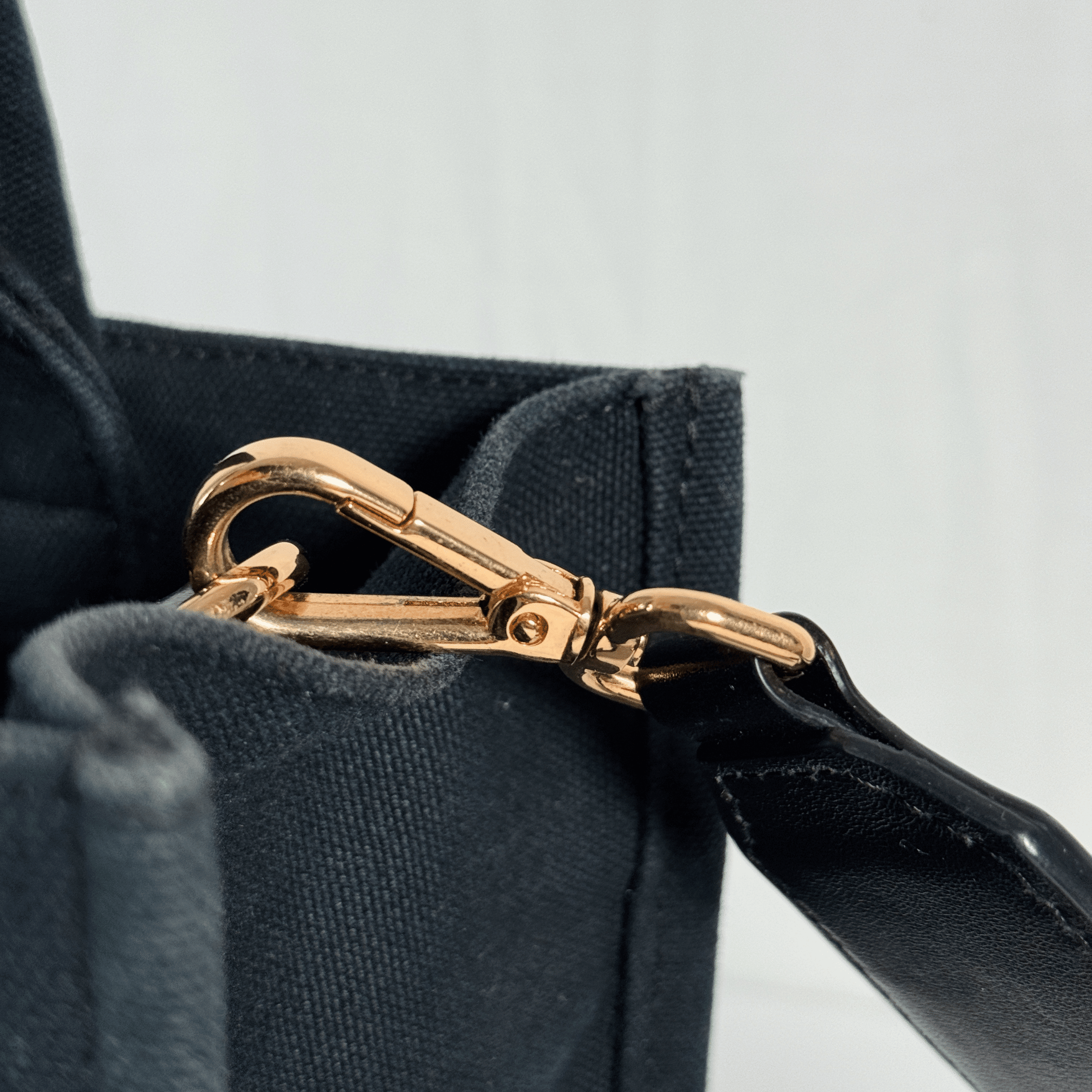 VERSACE - LA MEDUSA SMALL CANVAS TOTE - NOIR ET OR - La Belle Boutique