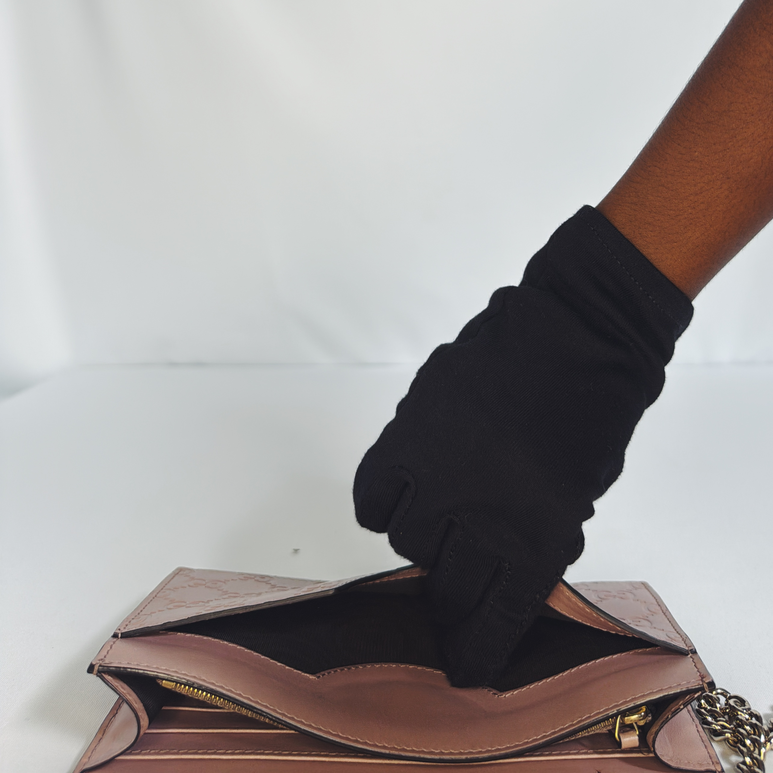 Pochette Wallet on Chain Gucci – Cuir embossé Guccissima rose nude