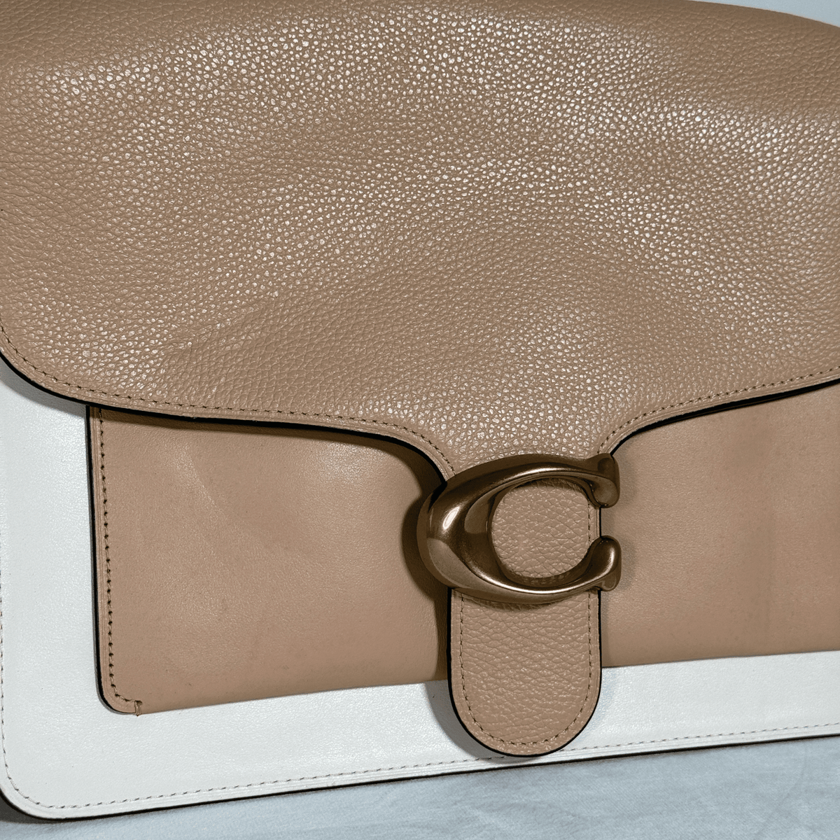 COACH - SAC TABBY - CUIR COLORBLOCK MIX MATIÈRES - La Belle Boutique