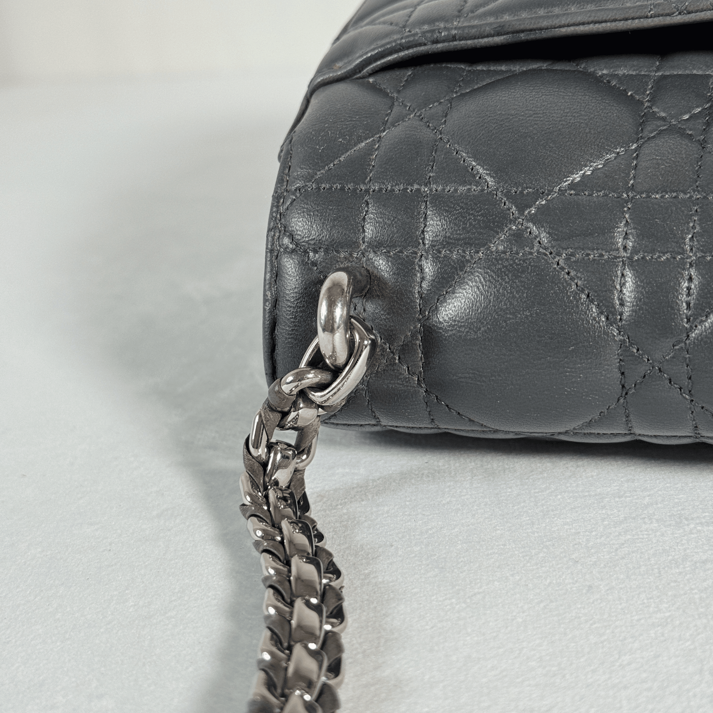 SAC PORTE EPAULE DIOR MISS PROMENADE - CUIR D'AGNEAU CANNAGE GRIS - La Belle Boutique