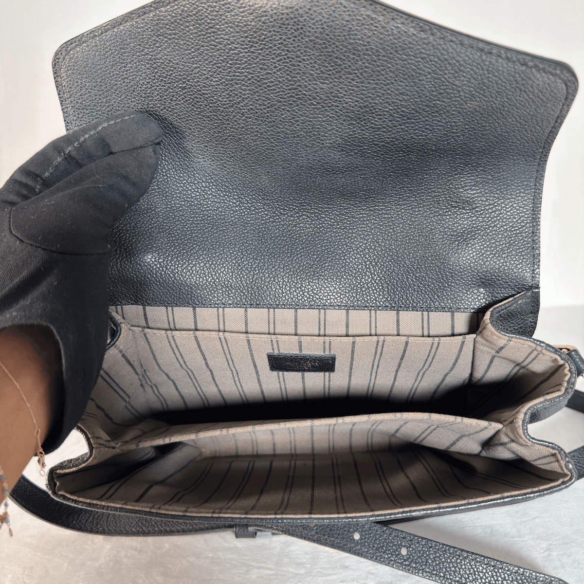 LOUIS VUITTON - POCHETTE METIS - CUIR MONOGRAM EMPREINTE NOIR