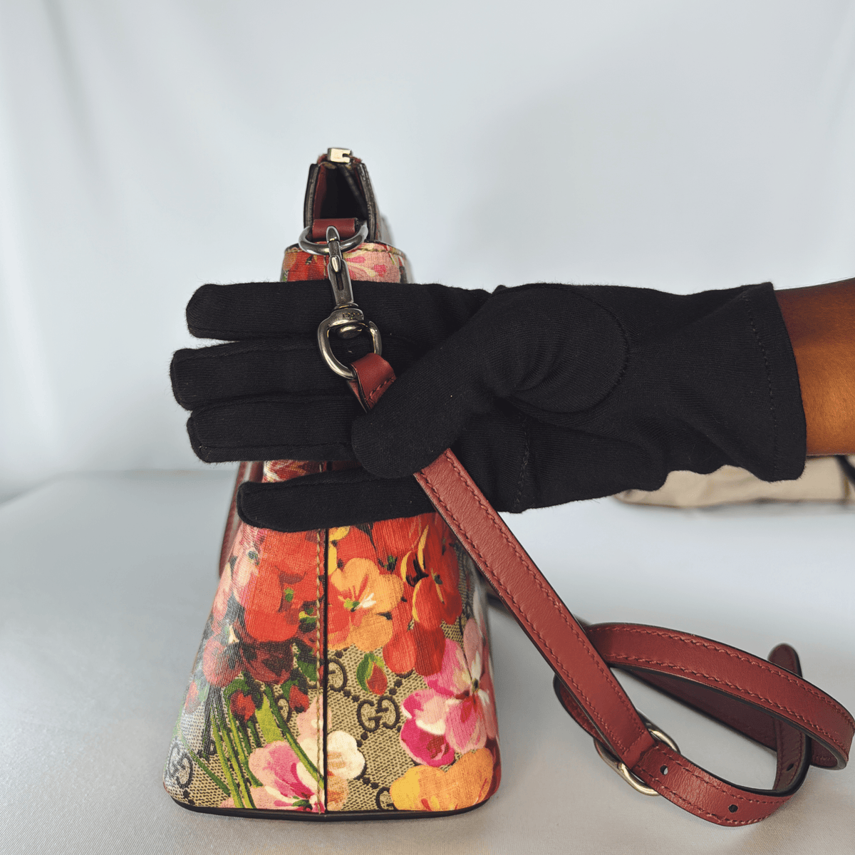 Gucci Blooms GG Canvas Tote Medium - La Belle Boutique