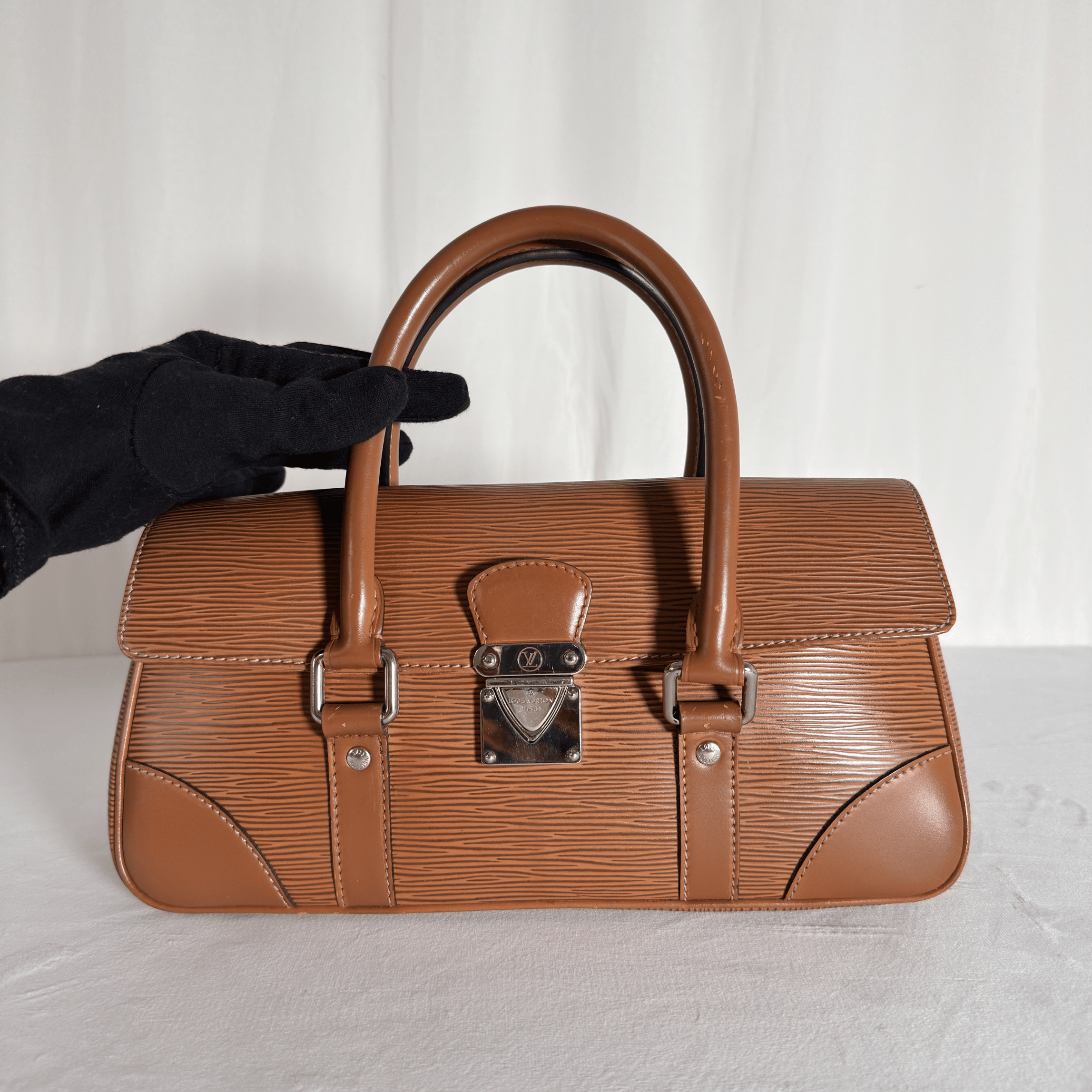 SAC À MAIN LOUIS VUITTON SÉGUR PM - CUIR ÉPI CANNELLE
