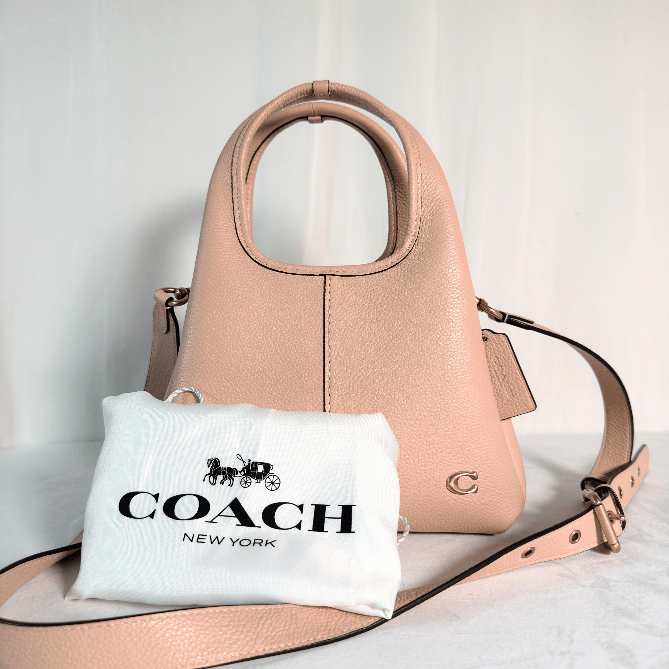 COACH - SAC LANA 19 - CUIR GRAINE ROSE POUDRE