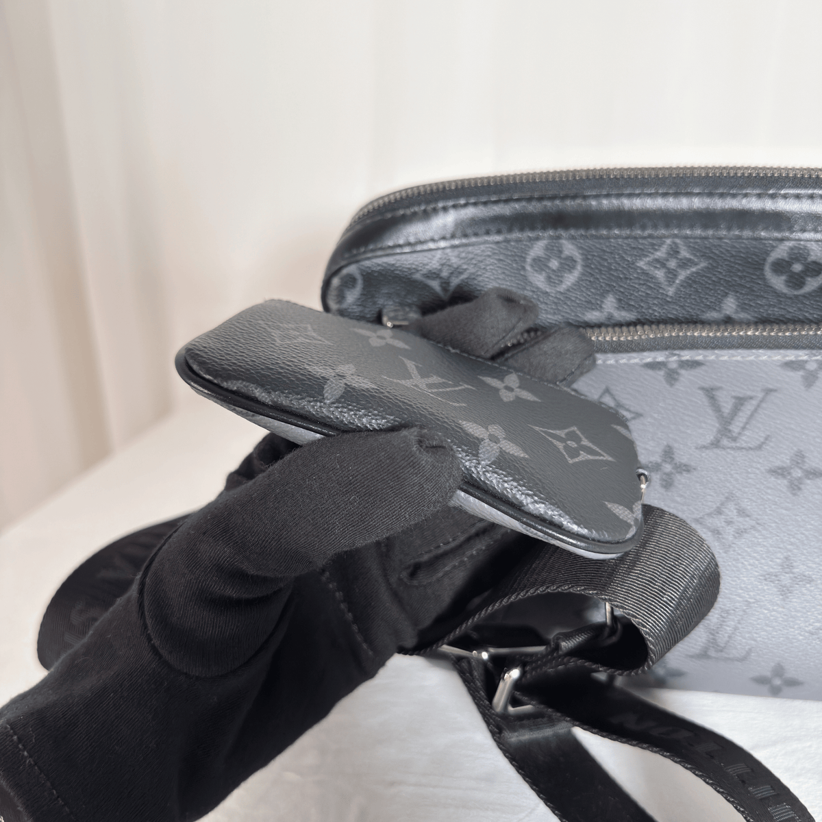 LOUIS VUITTON - TRIO MESSENGER - TOILE MONOGRAM ECLIPSE