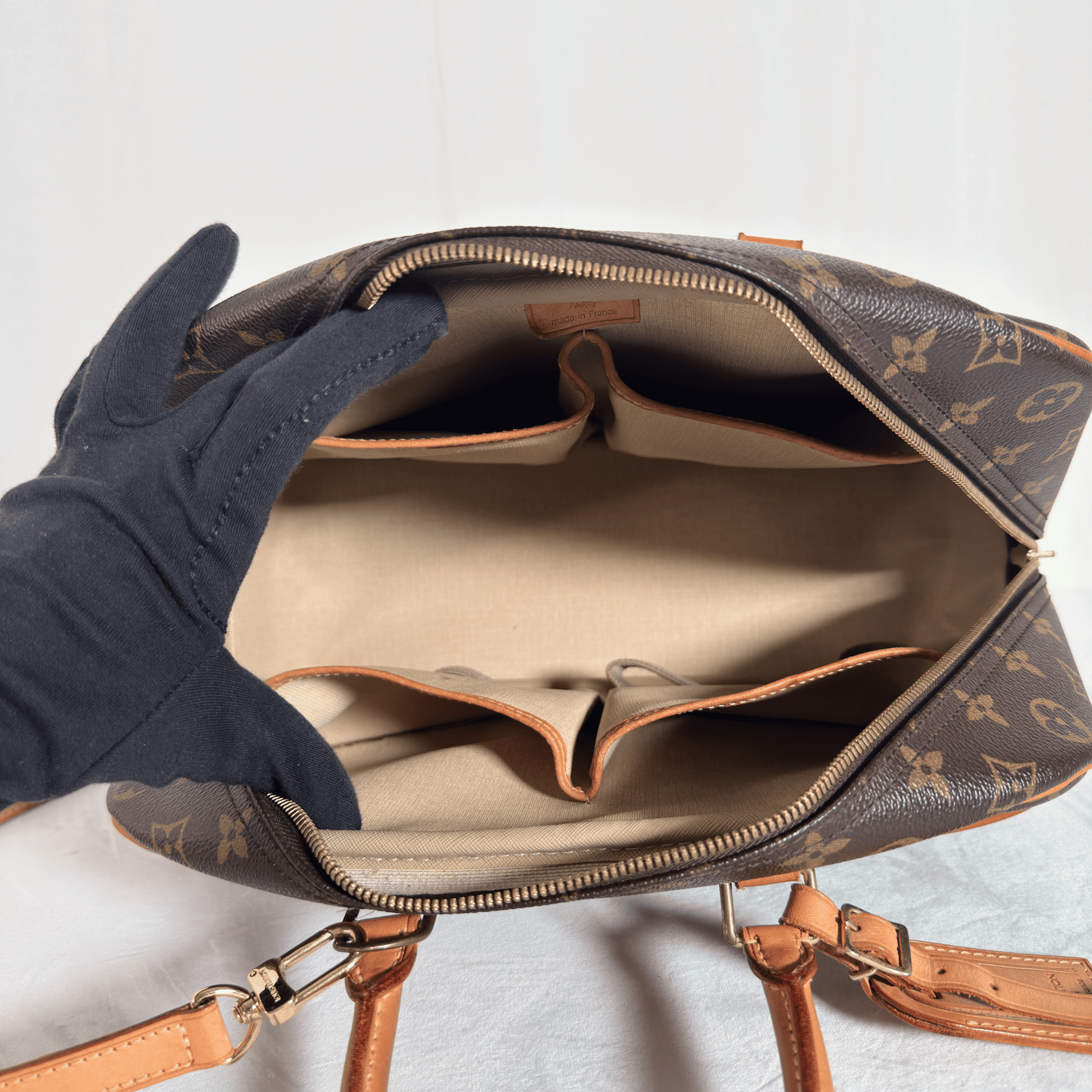 LOUIS VUITTON - DEAUVILLE - MONOGRAM - La Belle Boutique