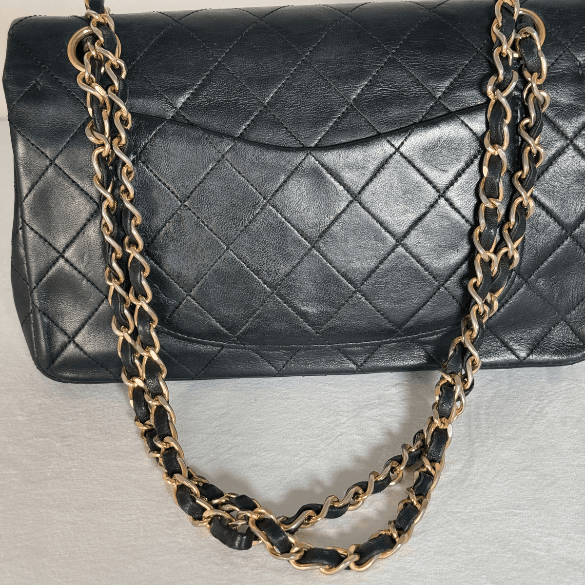 CHANEL - CLASSIQUE TIMELESS SMALL 23 - CUIR AGNEAU NOIR - QUINCAILLERIE DORÉE