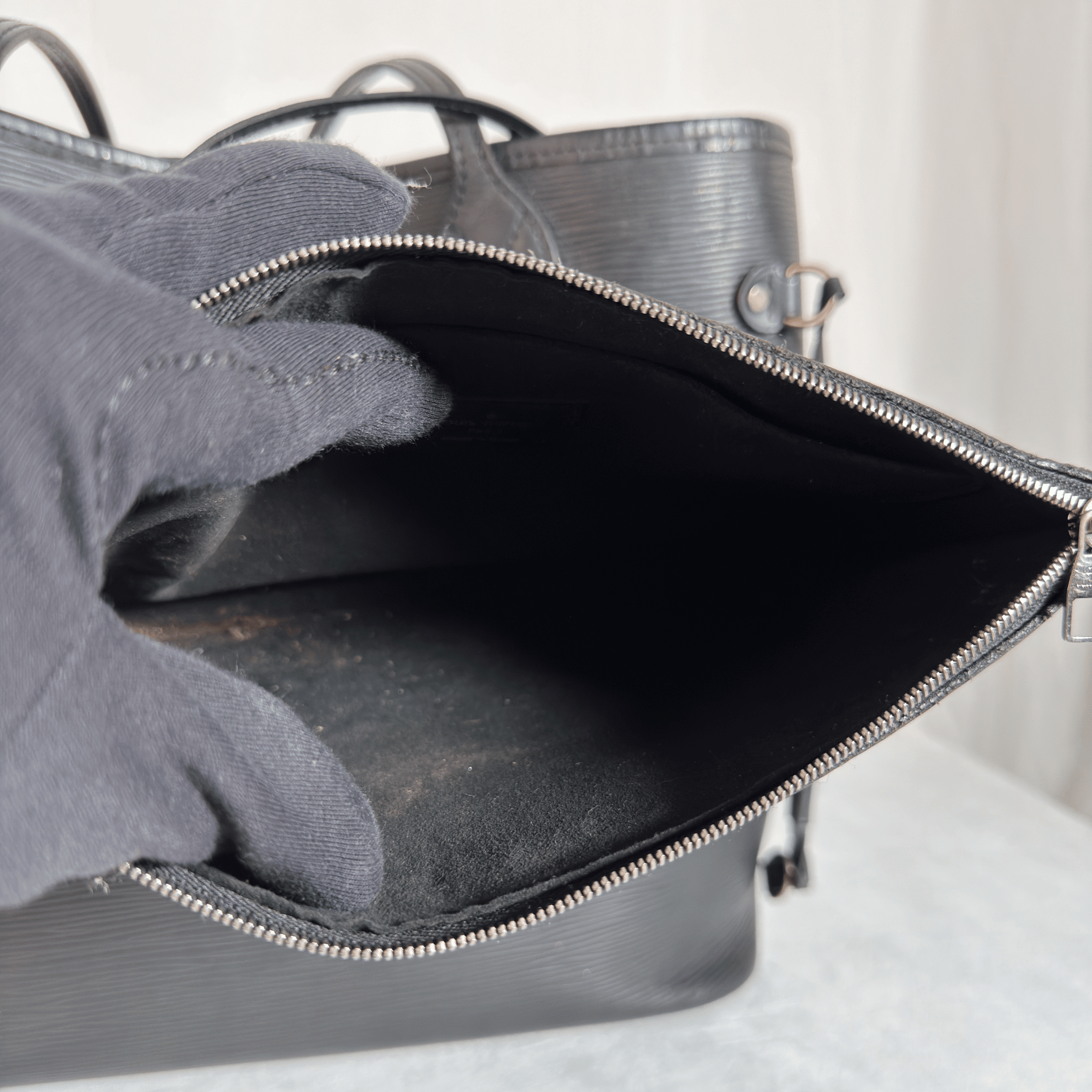 LOUIS VUITTON - NEVERFULL MM - CUIR EPI NOIR - La Belle Boutique