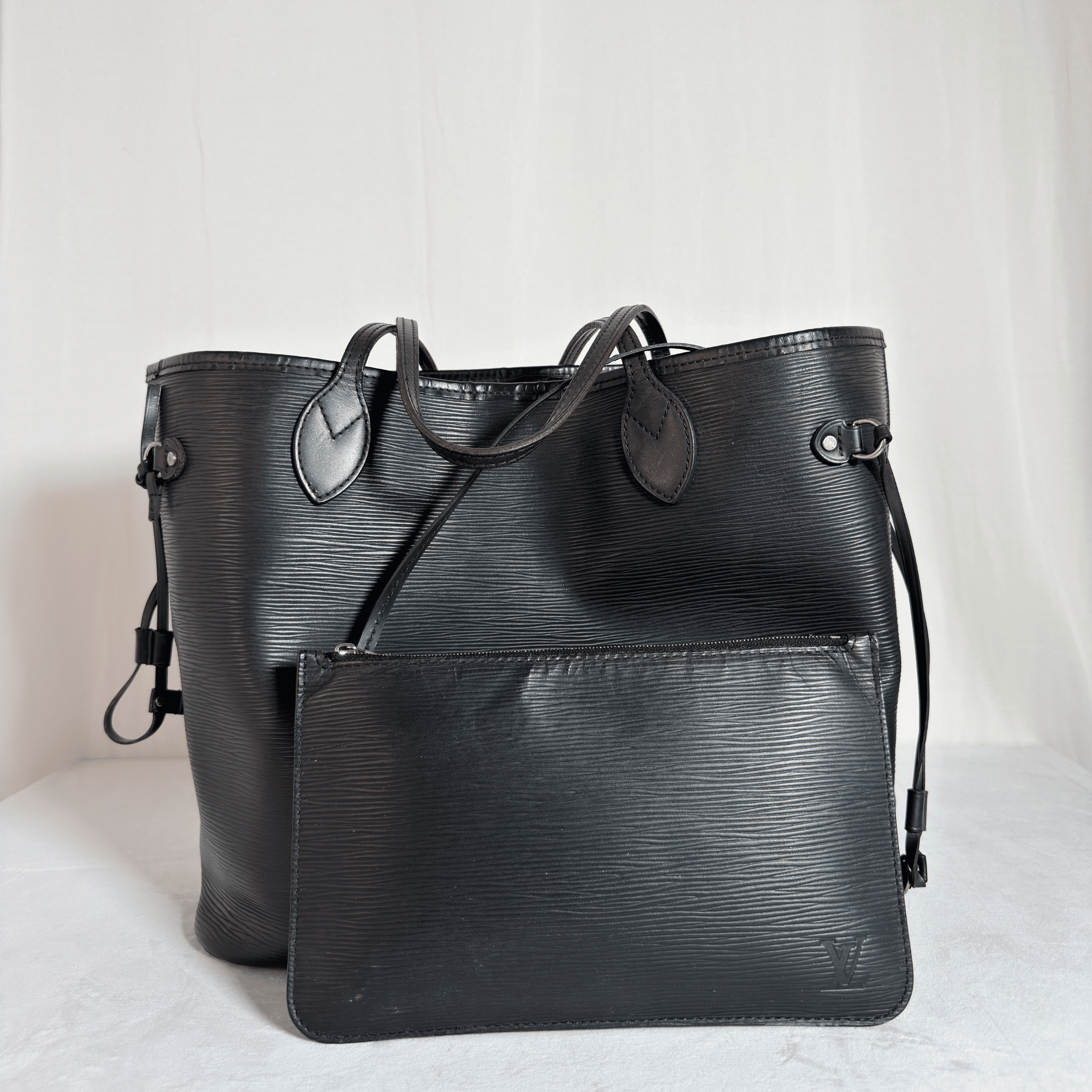 LOUIS VUITTON - NEVERFULL MM - CUIR EPI NOIR - La Belle Boutique