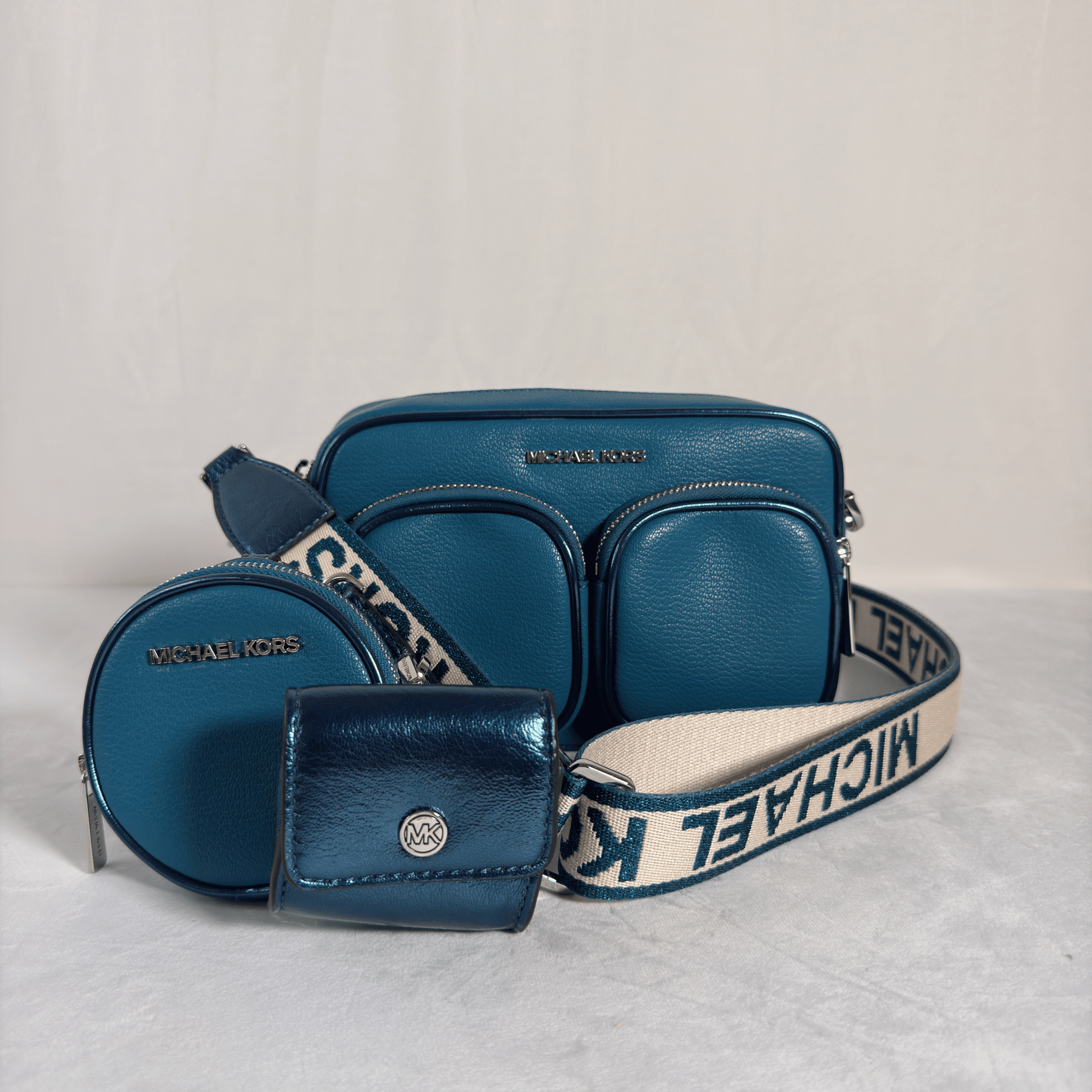 MICHAEL KORS BRYANT - CAMERA BAG + POCHETTE RONDE + MINI ETUI - La Belle Boutique