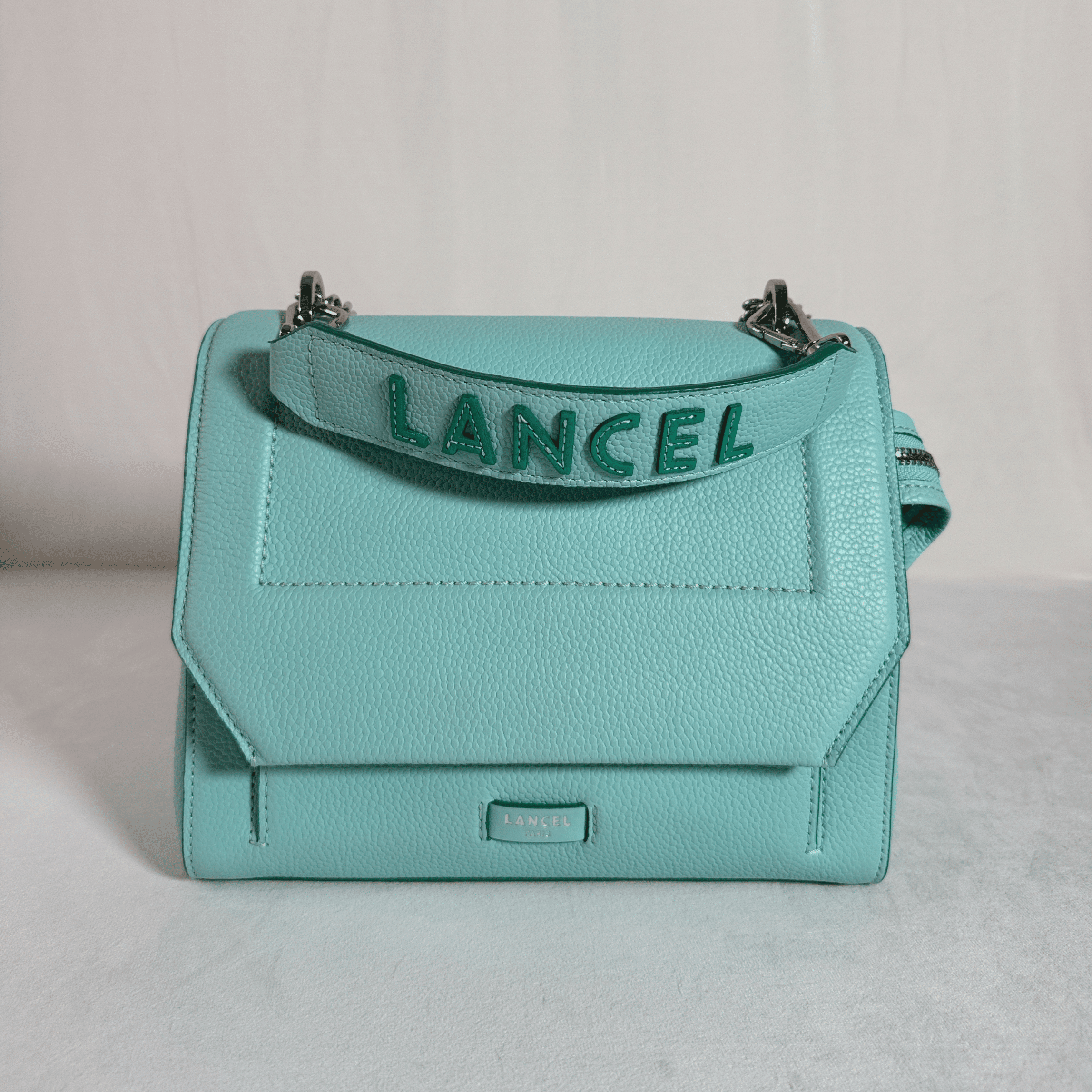 SAC LANCEL NINON M - CUIR GRAINE TURQUOISE - La Belle Boutique