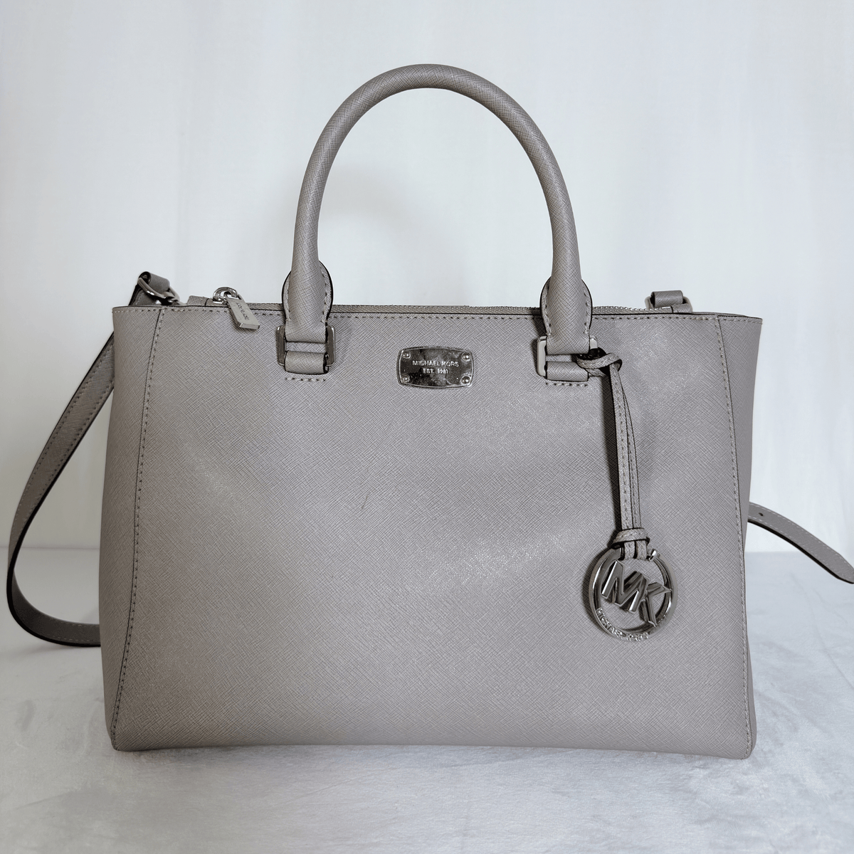 MICHAEL KORS -KELLEN MEDIUM - CUIR SAFFIANO GRIS PERLE - BANDOULIERE AMOVIBLE