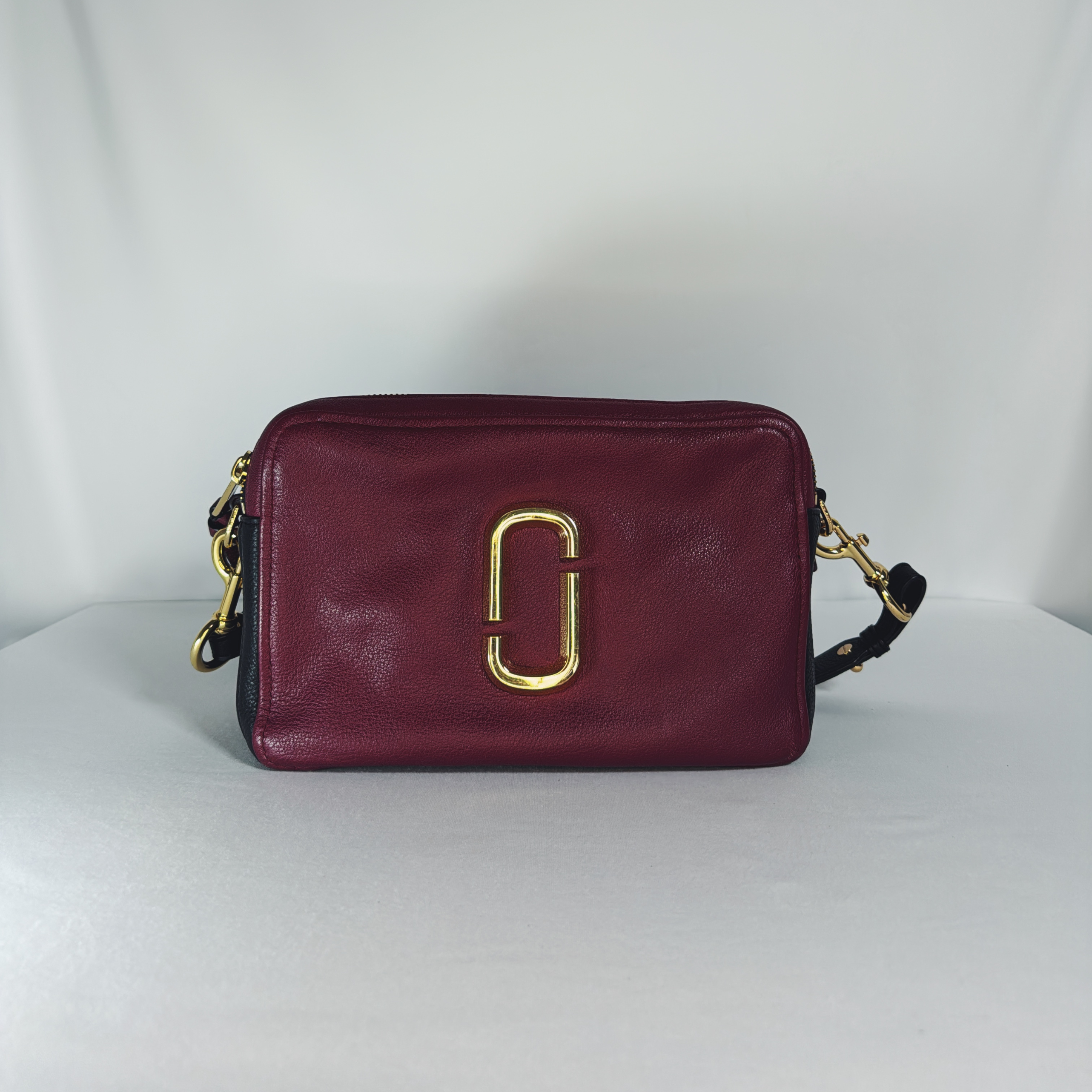Marc Jacobs The Softshot 27 Crossbody Bag bordeaux