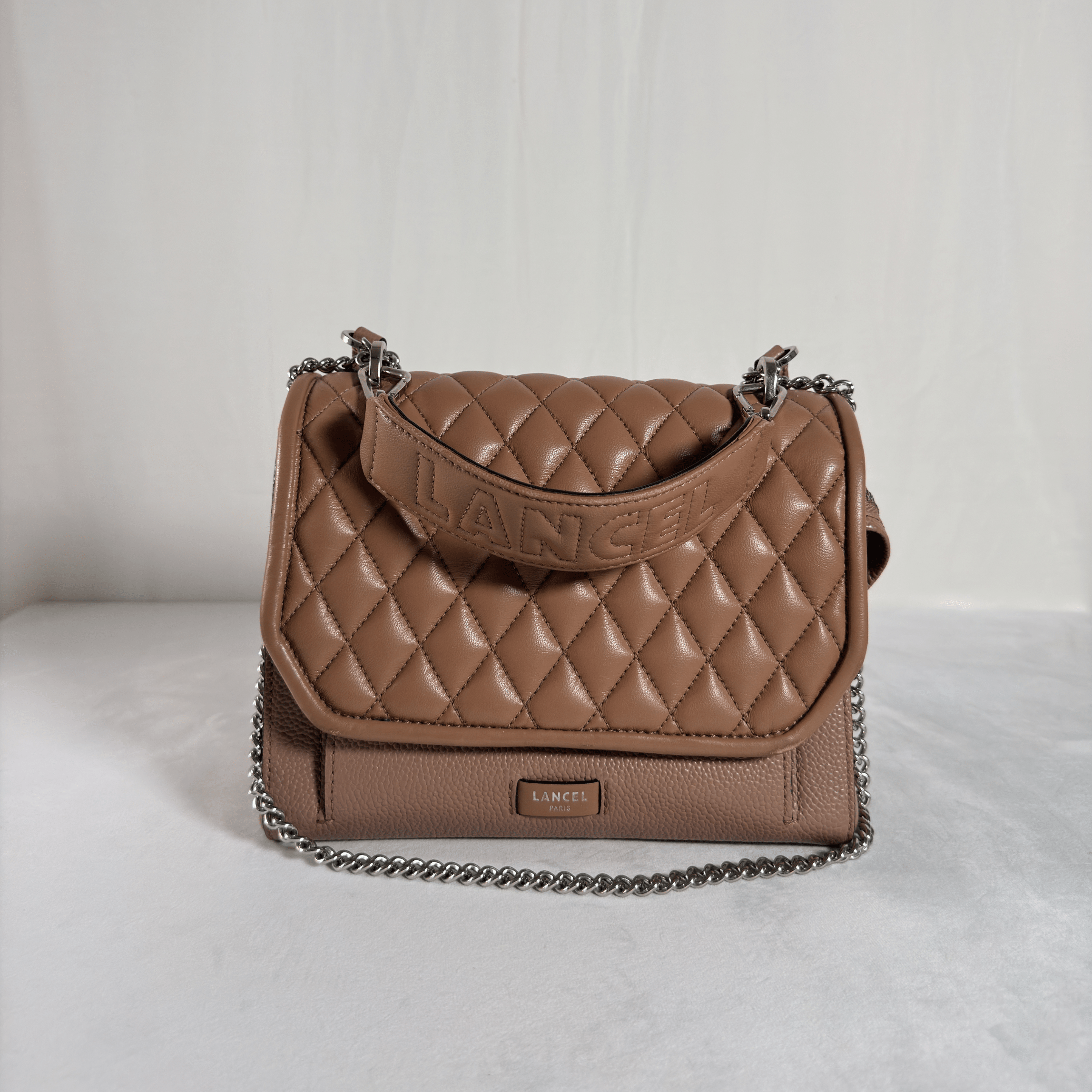 SAC BANDOULIERE LANCEL NINON S - FLAP BAG MATELASSE CAMEL - La Belle Boutique