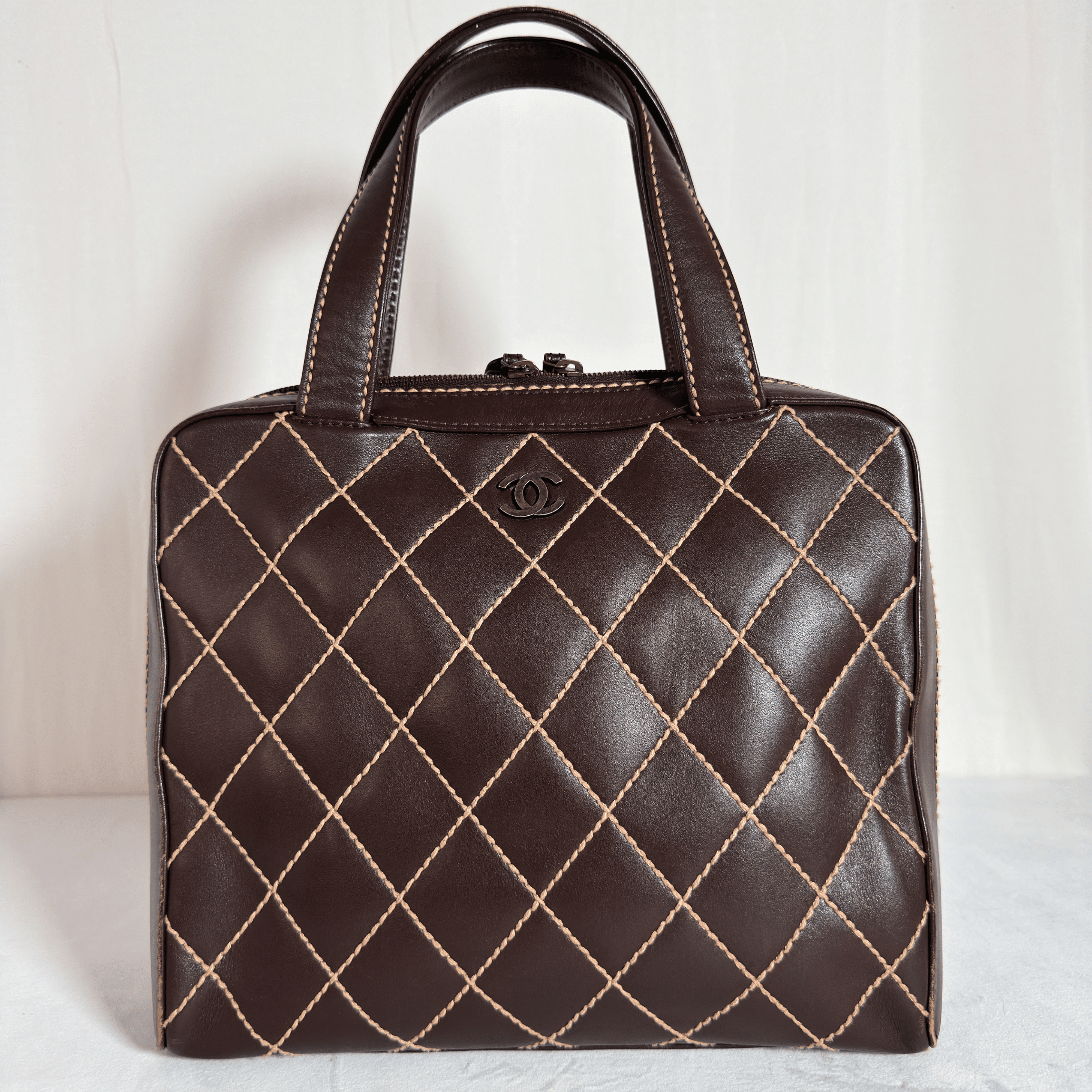 CHANEL - WILD STITCH HANDBAG - CUIR MARRON VINTAGE - La Belle Boutique