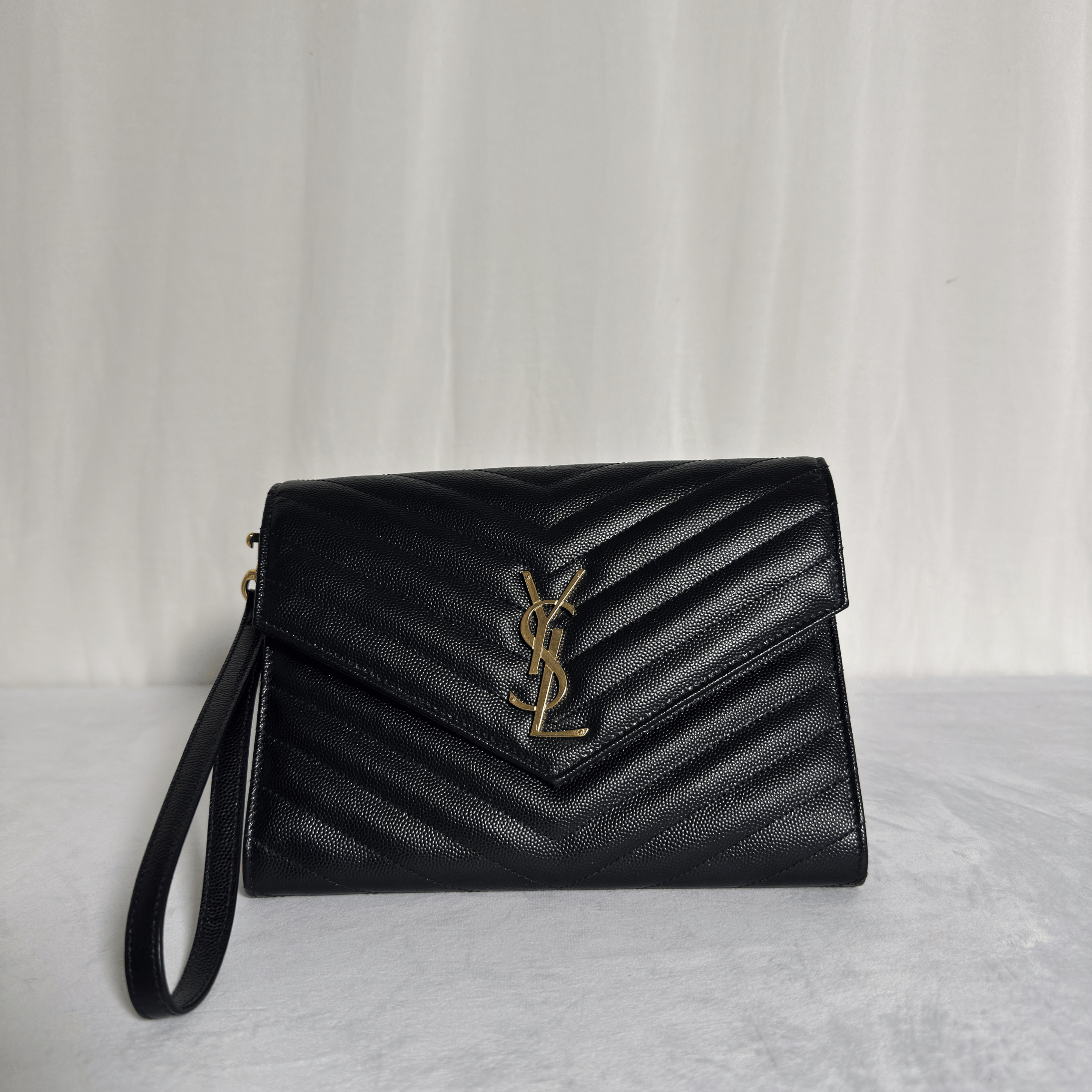 SAINT LAURENT - POCHETTE CASSANDRE MATELASSÉ - CUIR GRAIN DE POUDRE NOIR