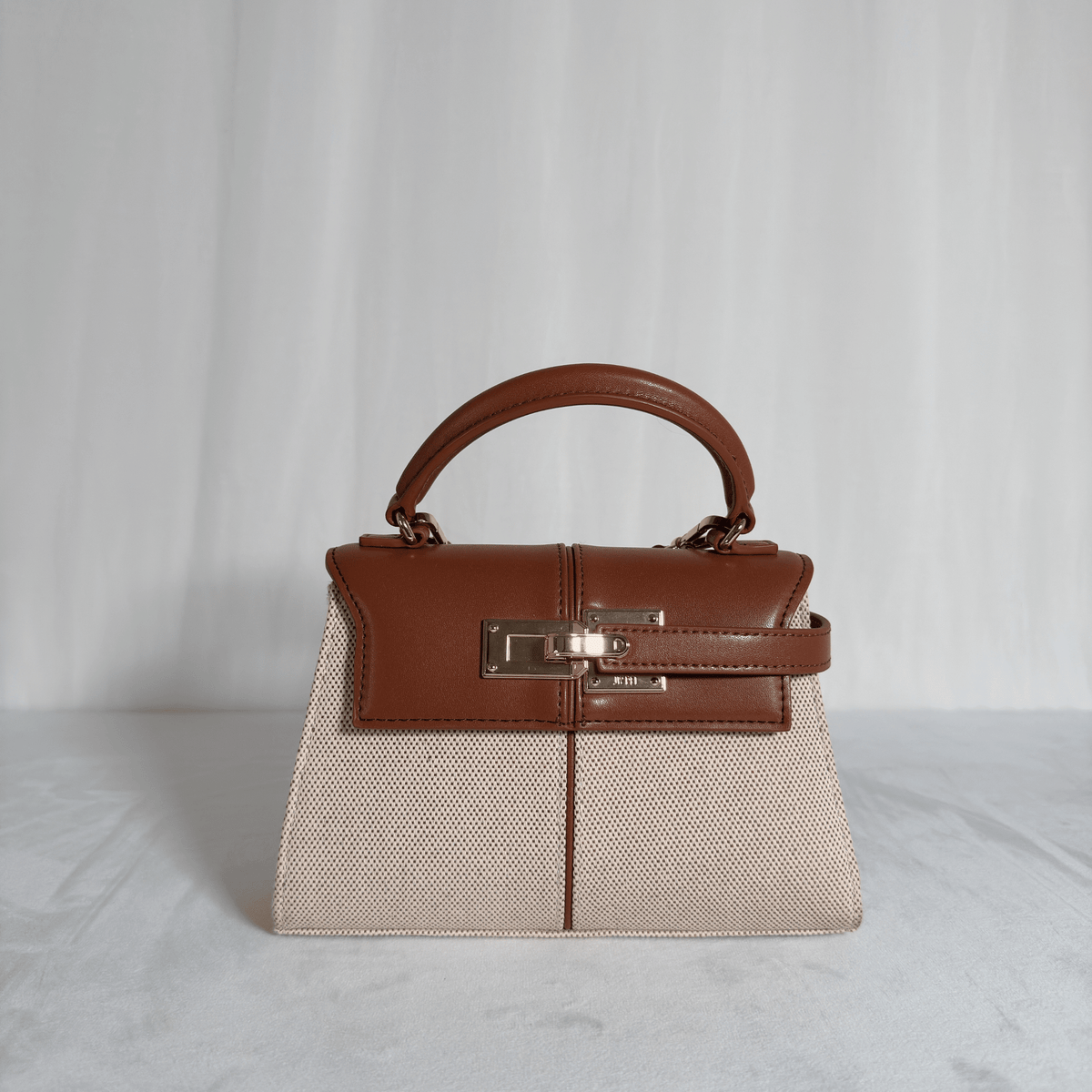 JW PEI - ELIS MINI - TOILE CANVAS ET CUIR VEGAN COGNAC - La Belle Boutique