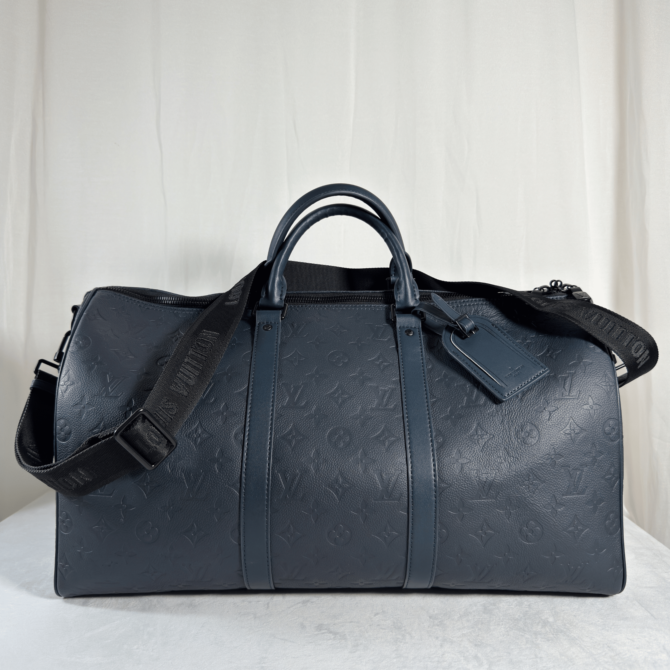 SAC DE VOYAGE LOUIS VUITTON KEEPALL BANDOULIERE 50 - CUIR MONOGRAM SHADOW M14840 - La Belle Boutique