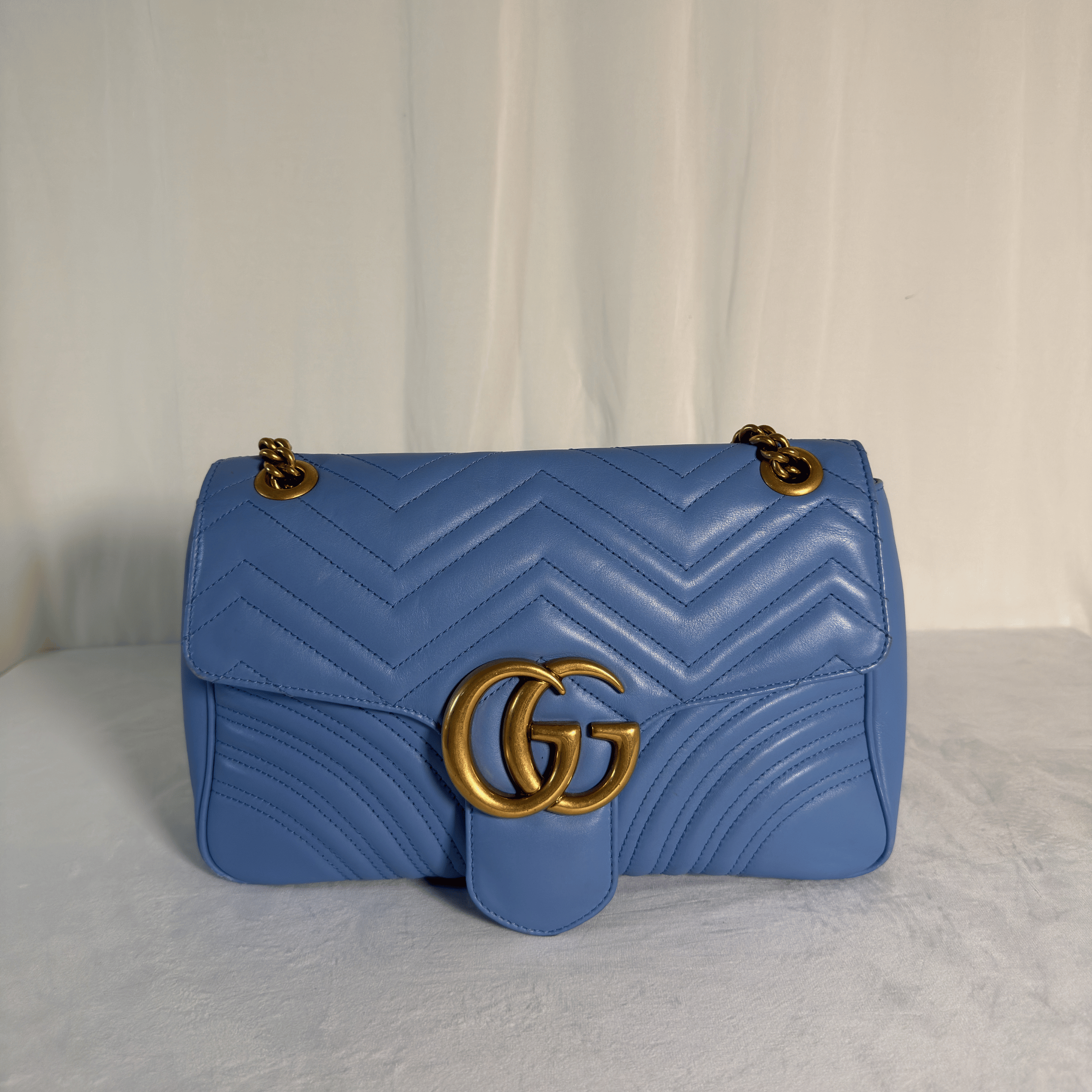 GUCCI - SAC GG MARMONT LARGE - CUIR MATELASSE BLEU PERVENCHE