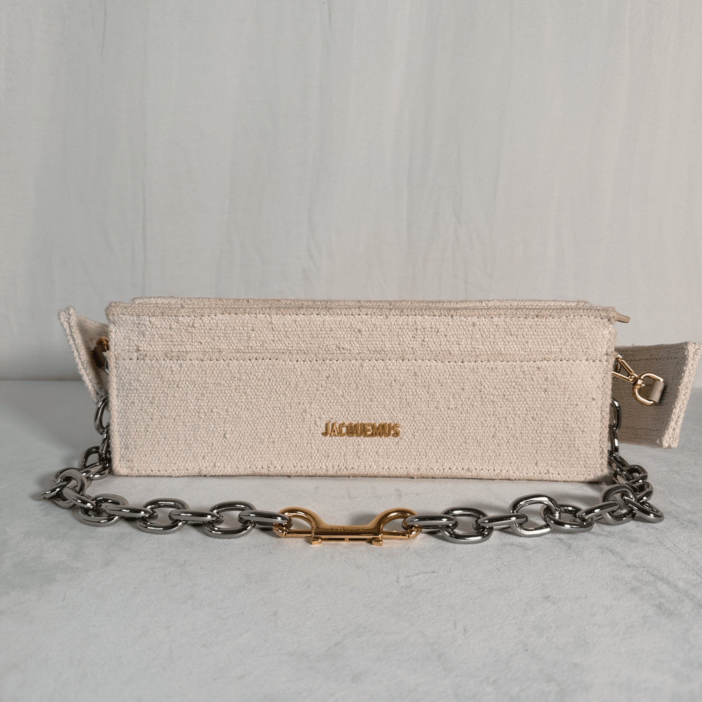 SAC JACQUEMUS LE CIUCIU – TOILE LIN ECRU ET CHAINE BICOLORE - La Belle Boutique
