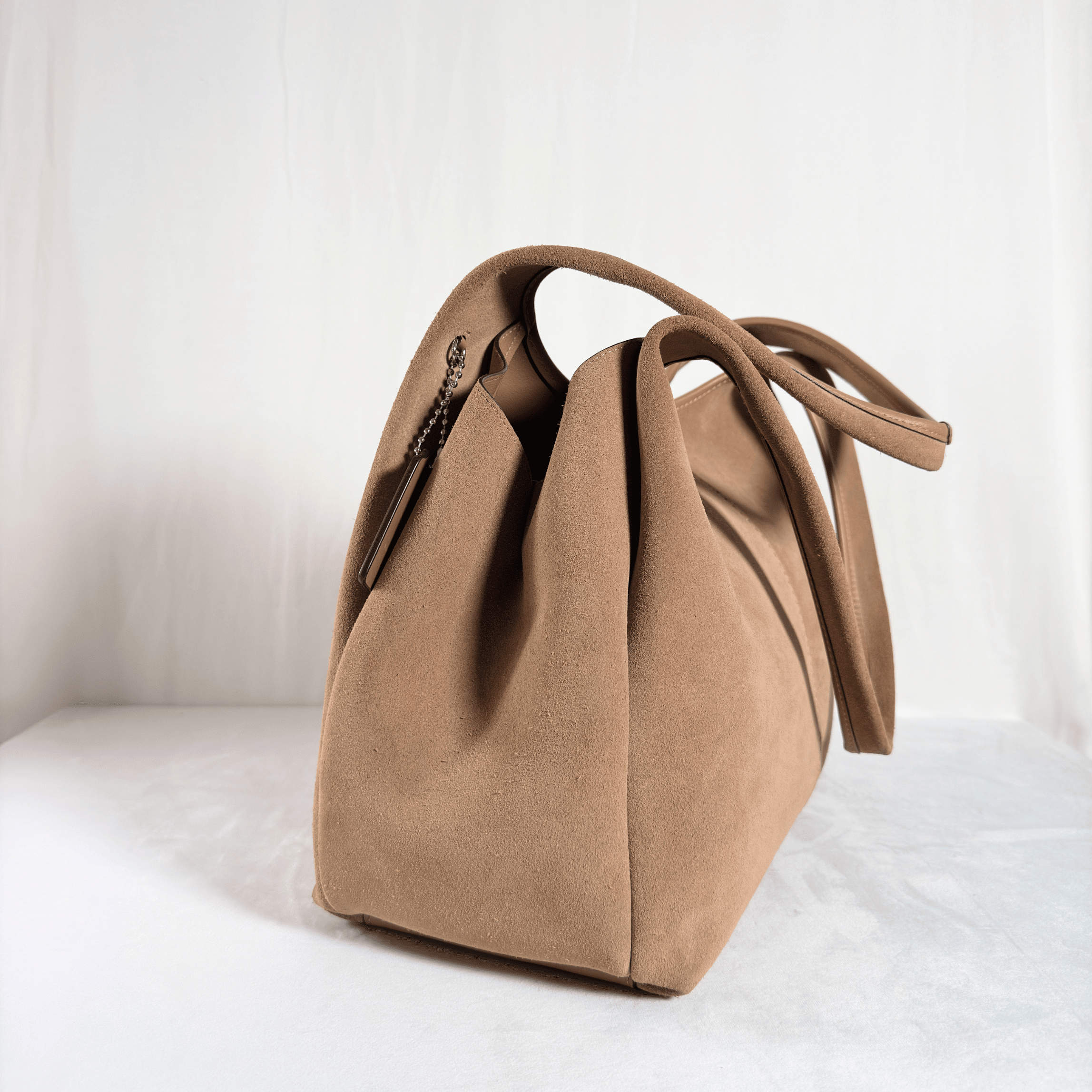 SAC EPAULE COACH LANA - DAIM SABLE - La Belle Boutique