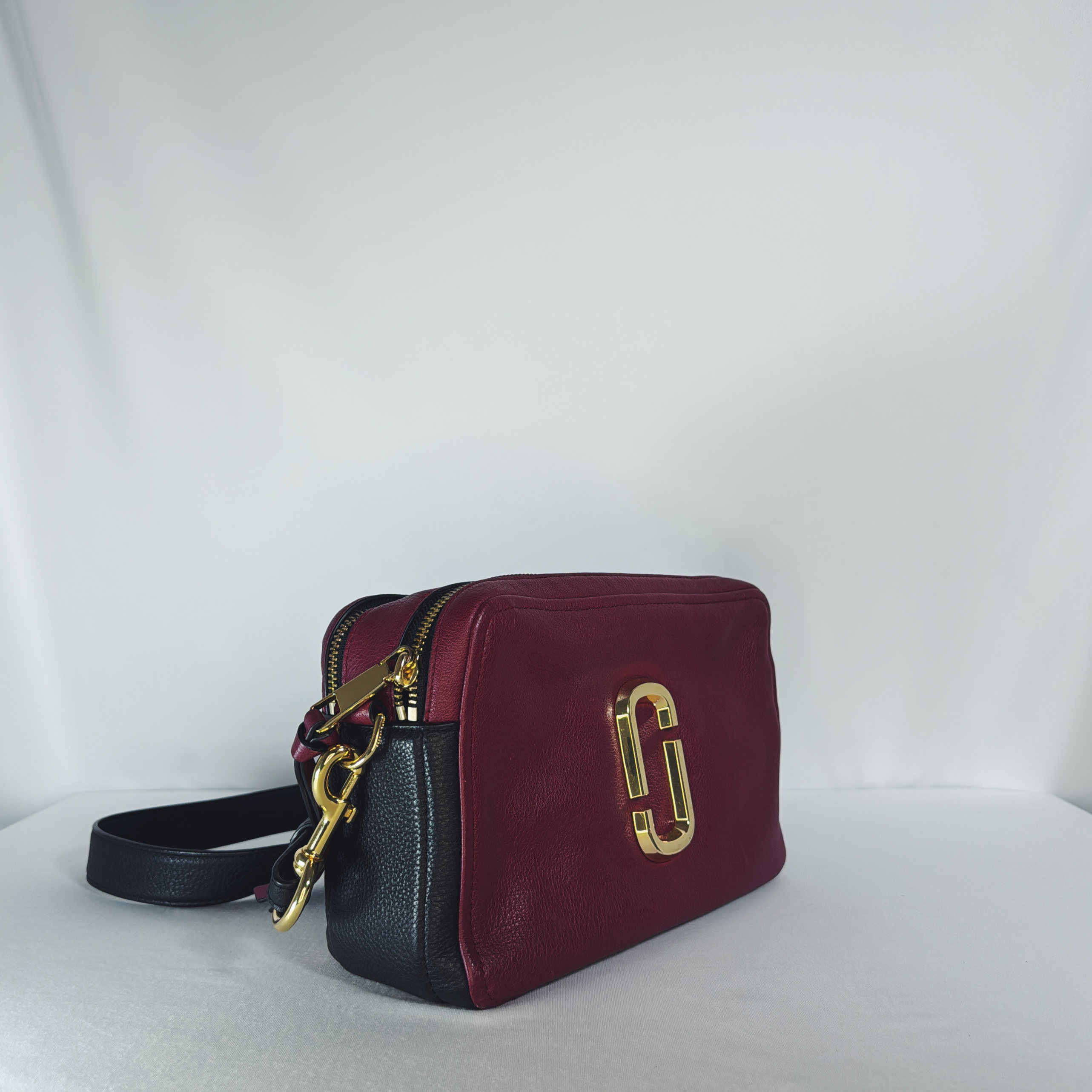 Marc Jacobs The Softshot 27 Crossbody Bag bordeaux