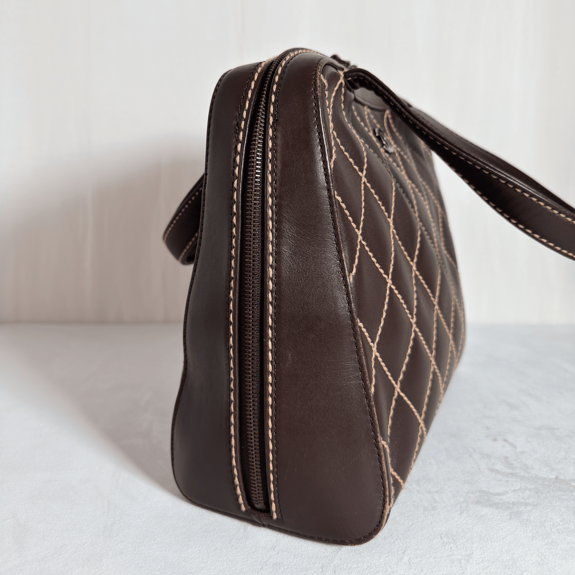 CHANEL - WILD STITCH HANDBAG - CUIR MARRON VINTAGE - La Belle Boutique