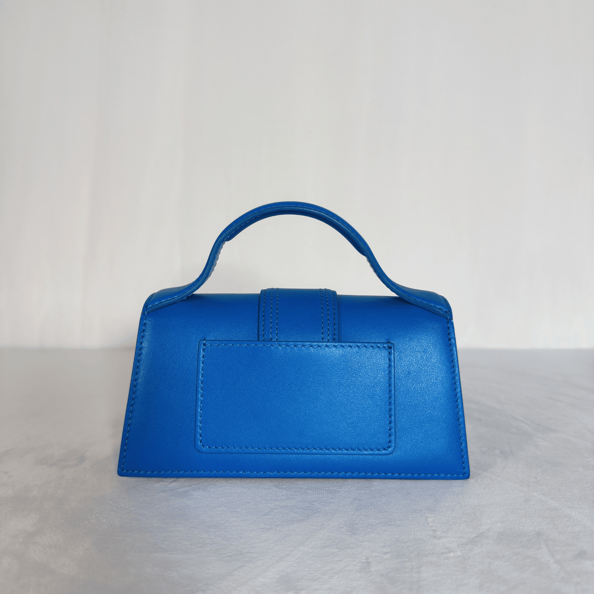 JACQUEMUS - LE BAMBINO - CUIR LISSE BLEU ELECTRIQUE - BANDOULIERE AMOVIBLE
